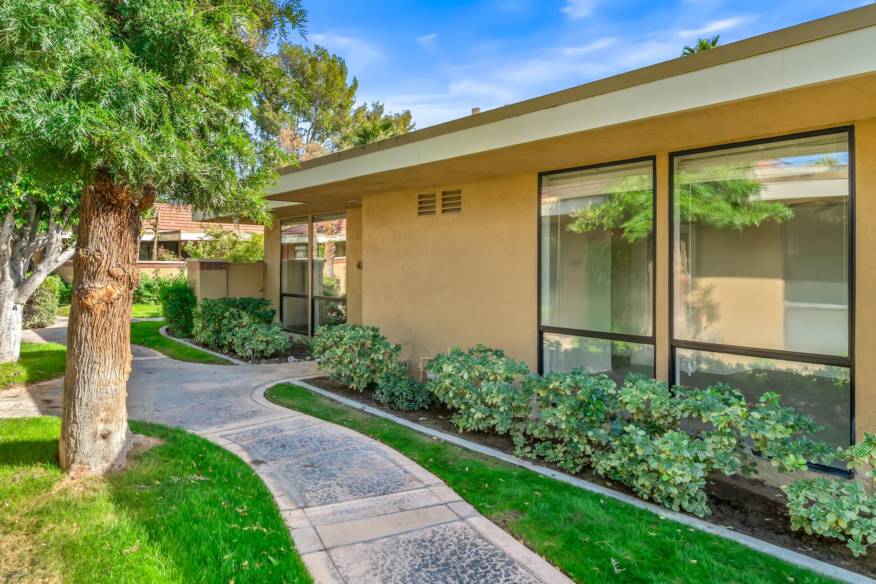 2501 N Indian Canyon DR Unit: 631