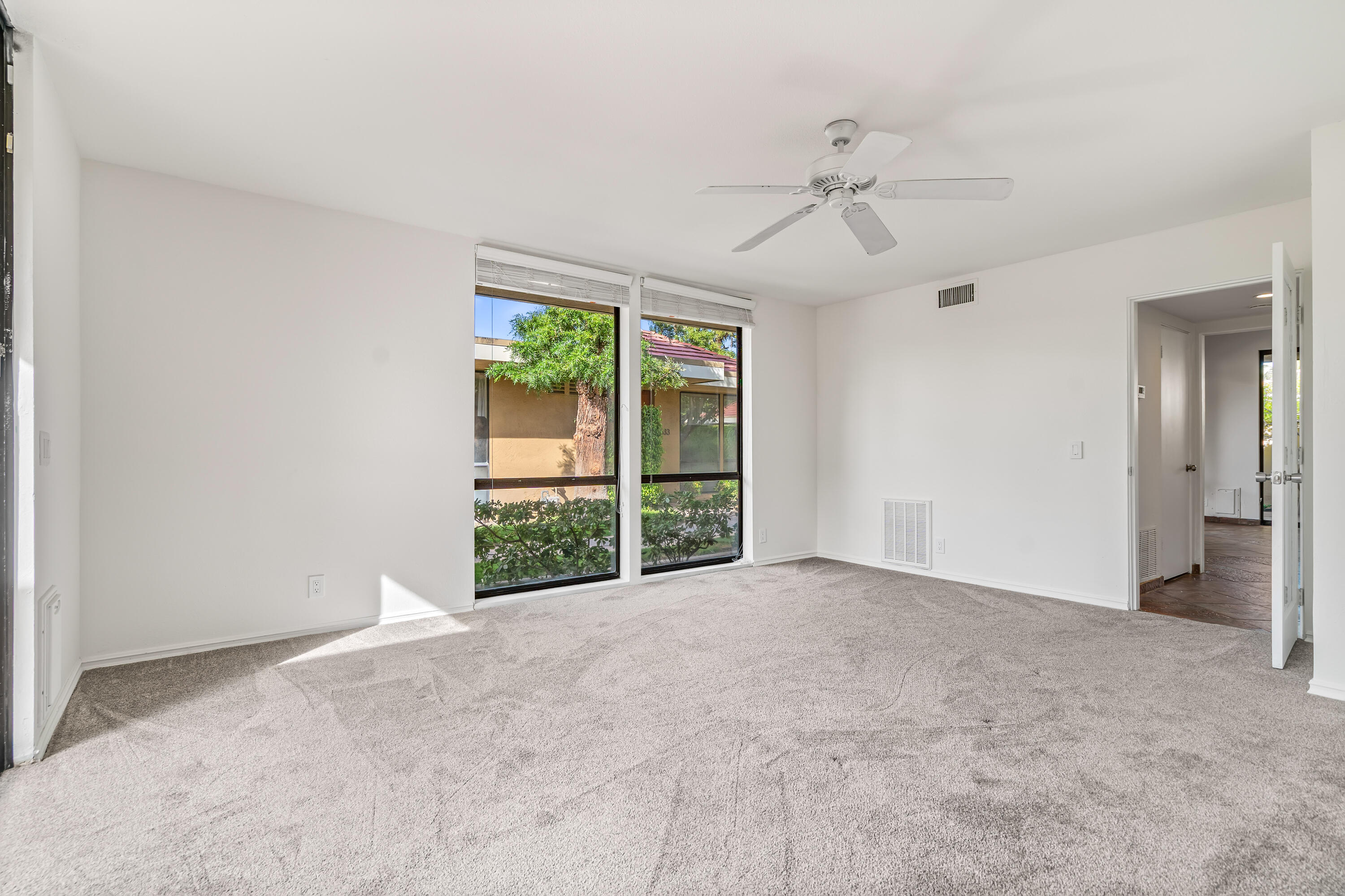 2501 N Indian Canyon DR Unit: 631