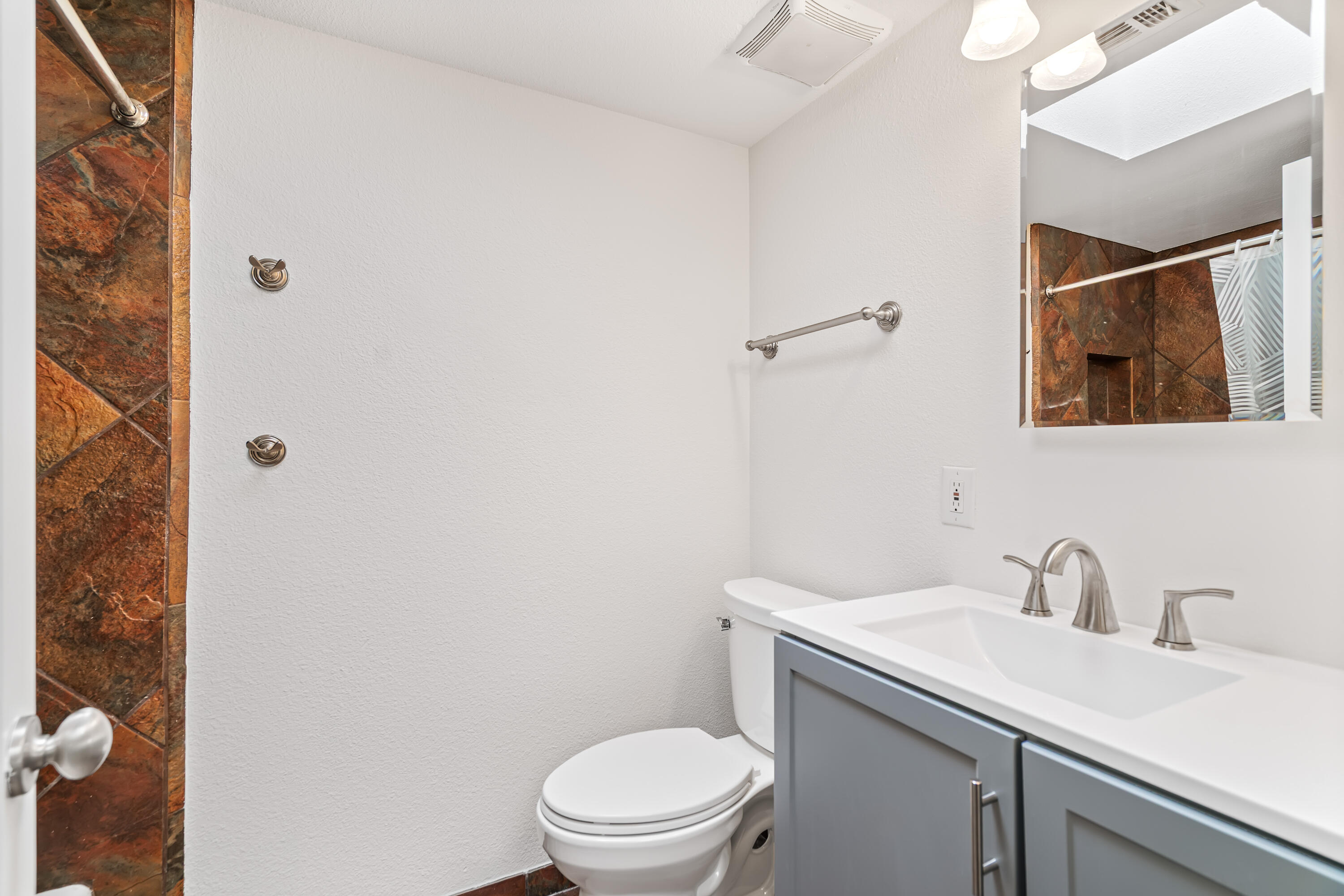 2501 N Indian Canyon DR Unit: 631