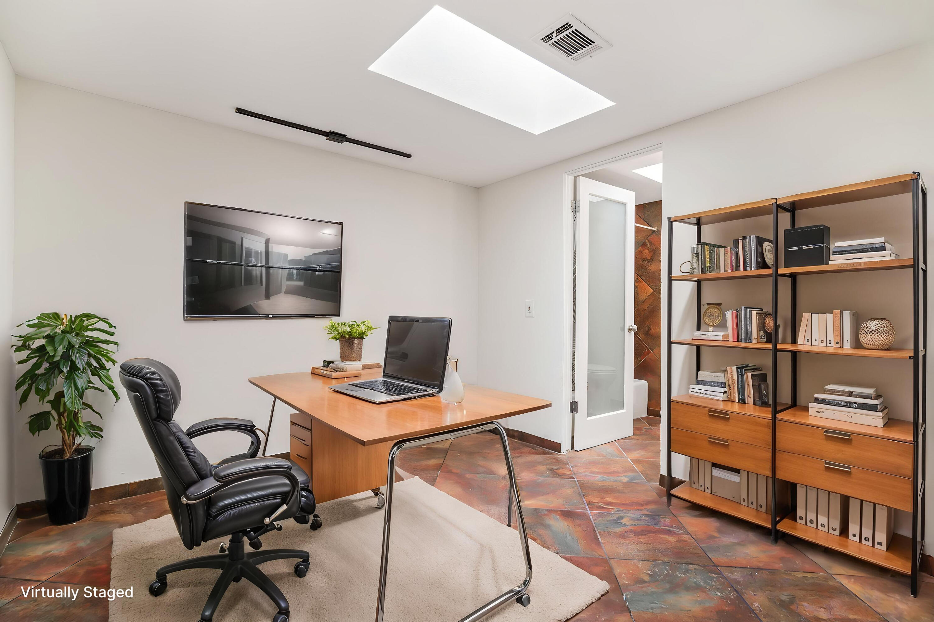 2501 N Indian Canyon DR Unit: 631