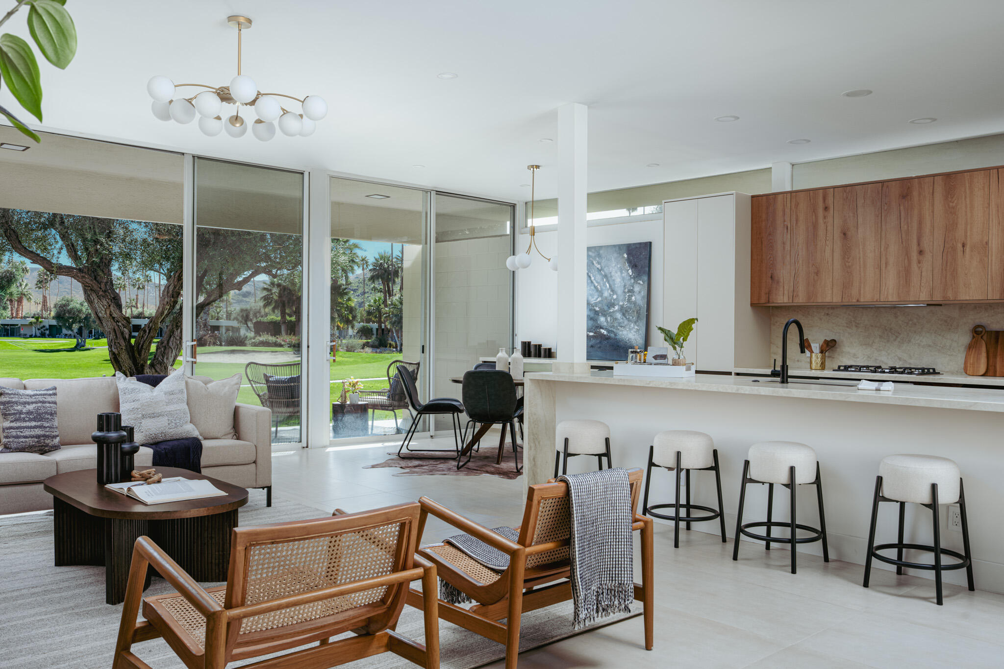 83 Westlake CIR