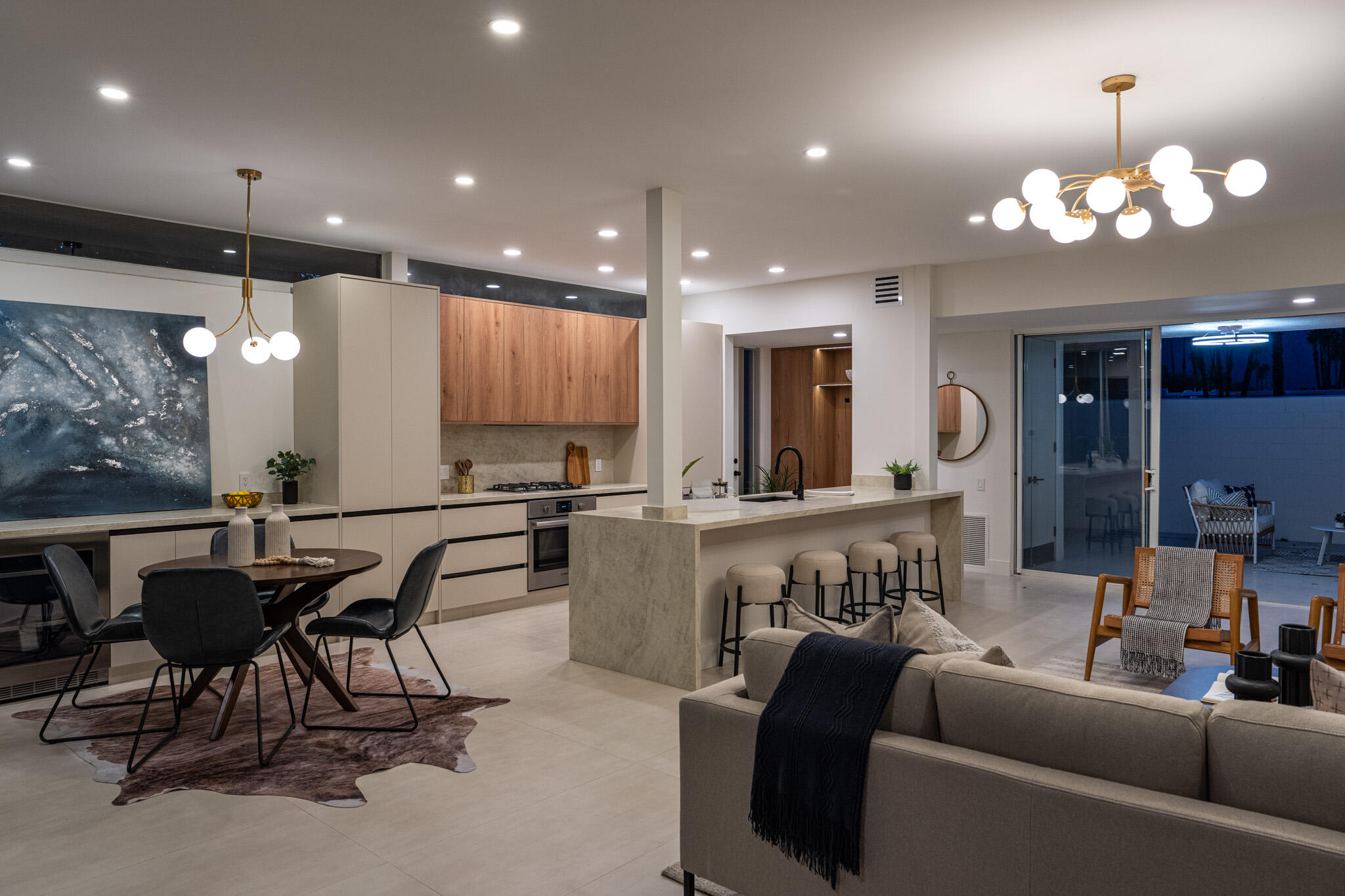83 Westlake CIR