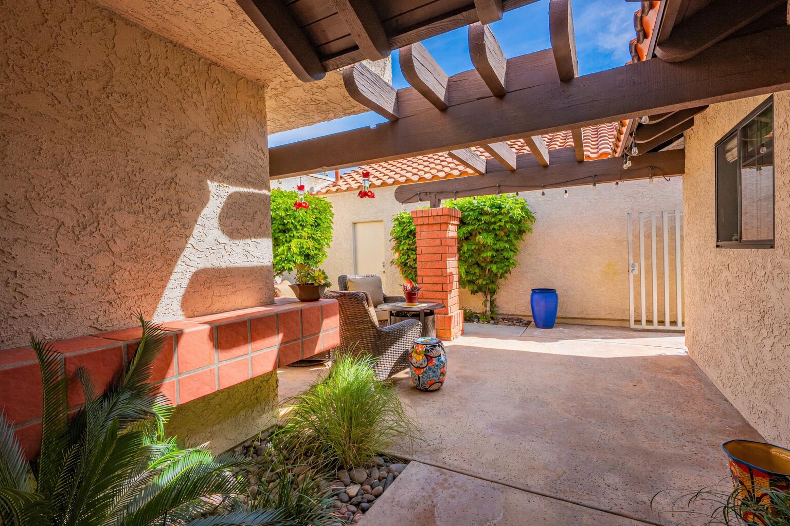 2345 S Cherokee WAY Unit: 105