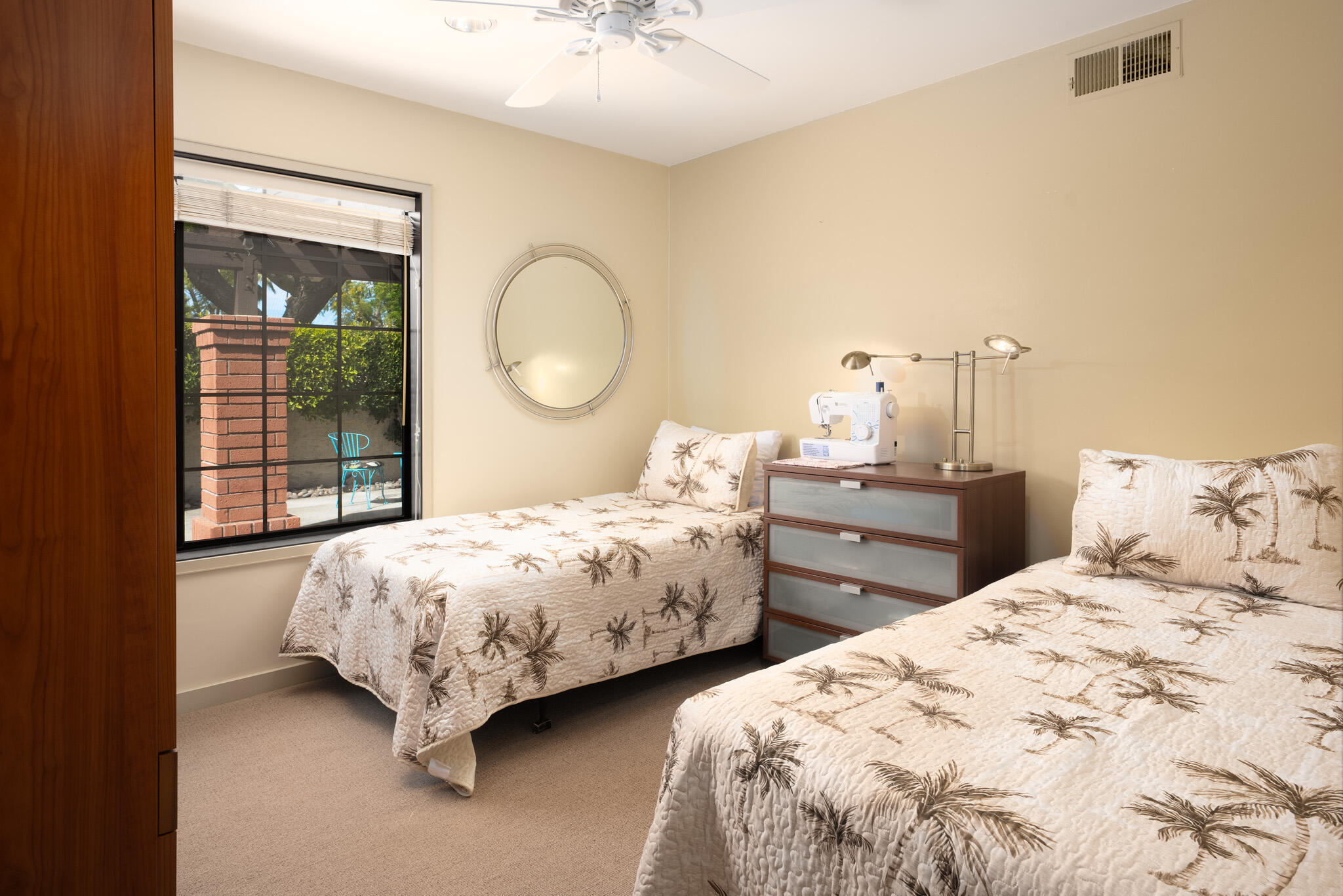 2345 S Cherokee WAY Unit: 105