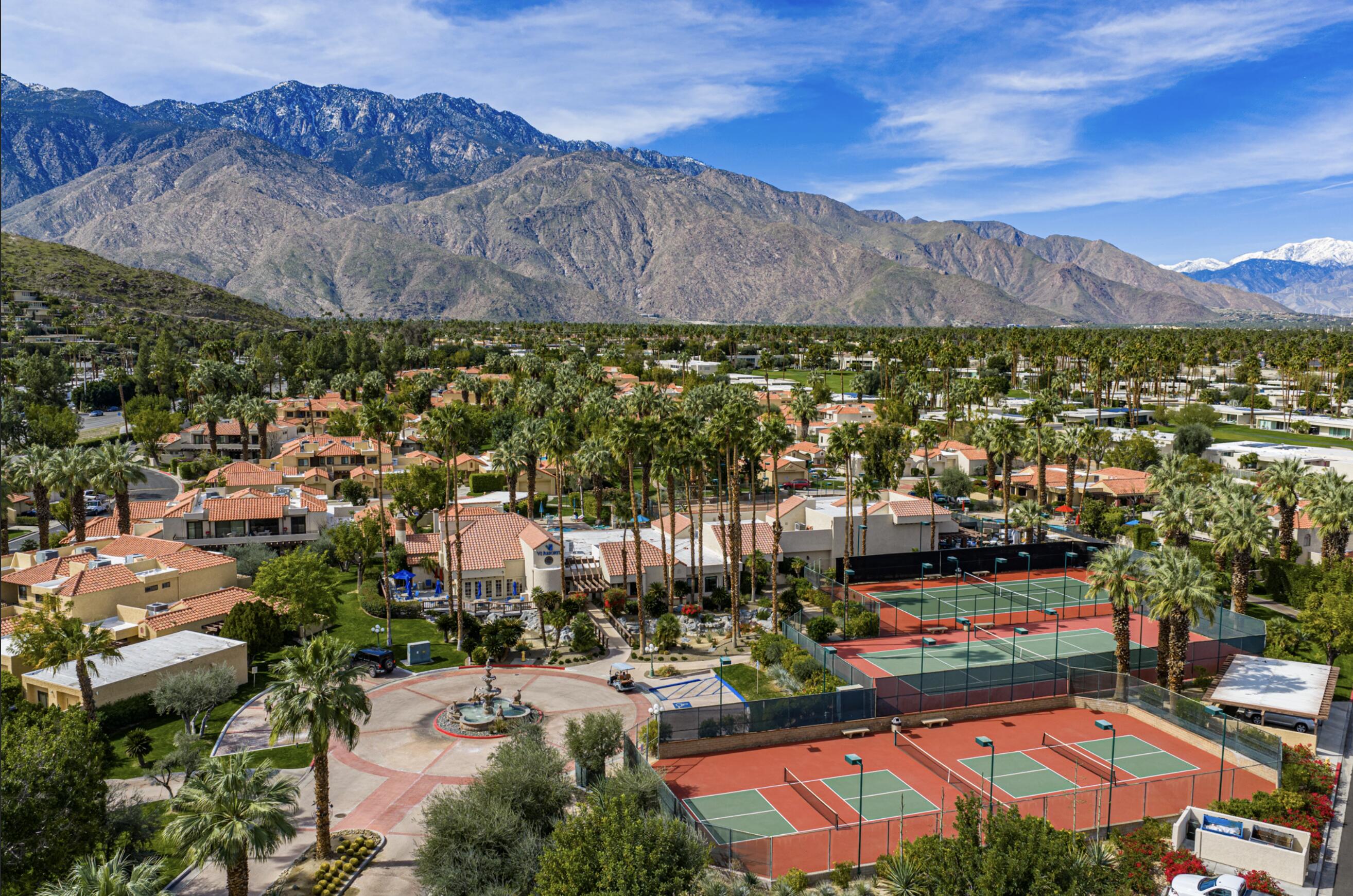 2345 S Cherokee WAY Unit: 105