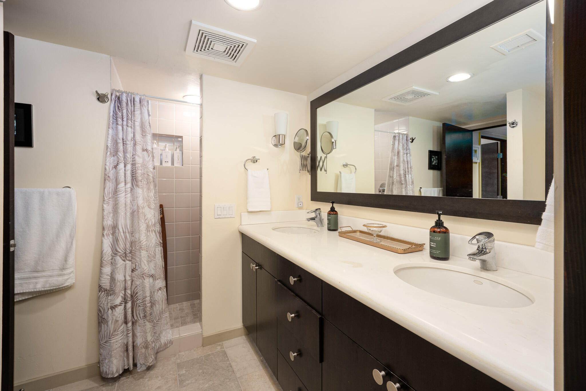 2345 S Cherokee WAY Unit: 105