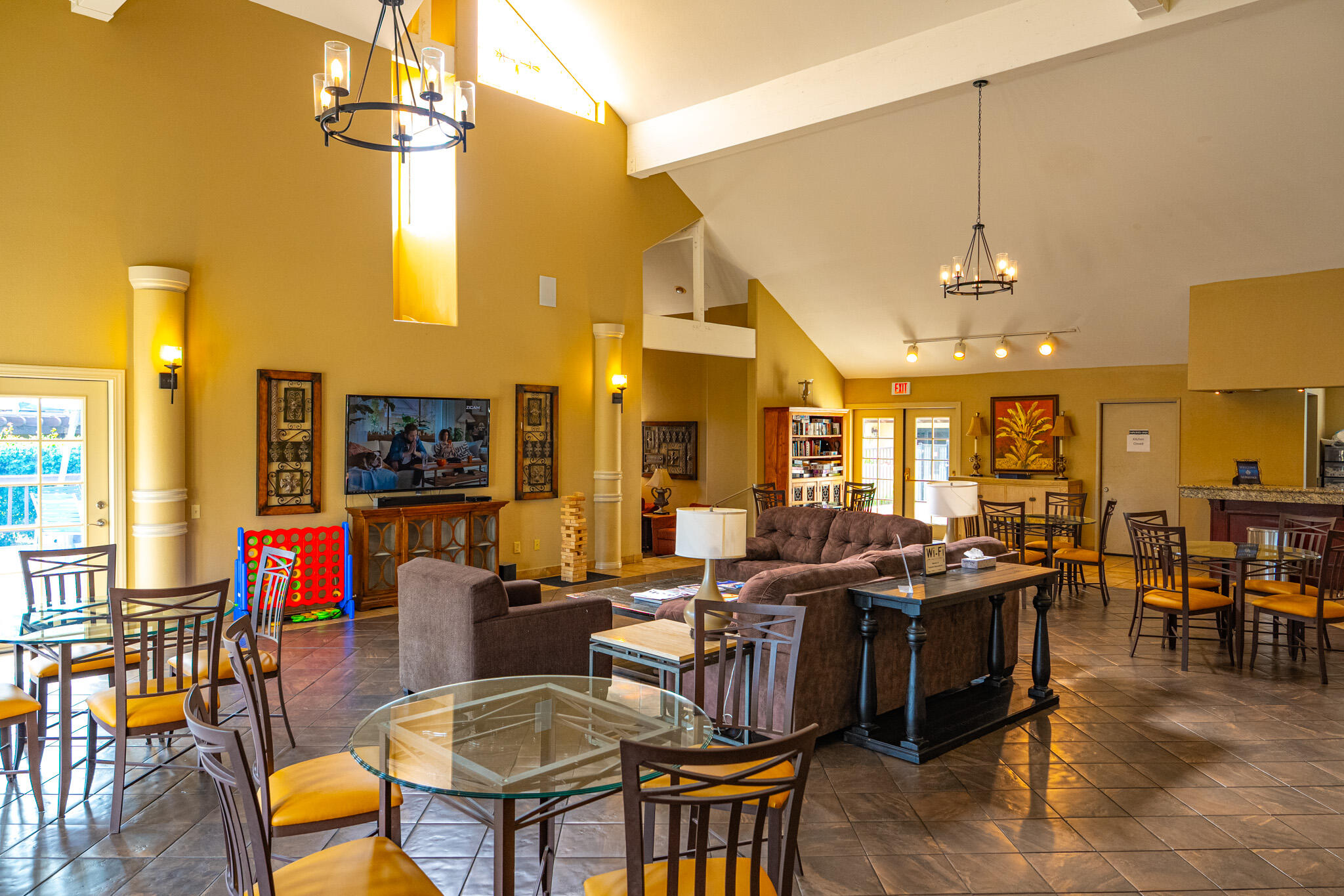 2345 S Cherokee WAY Unit: 105