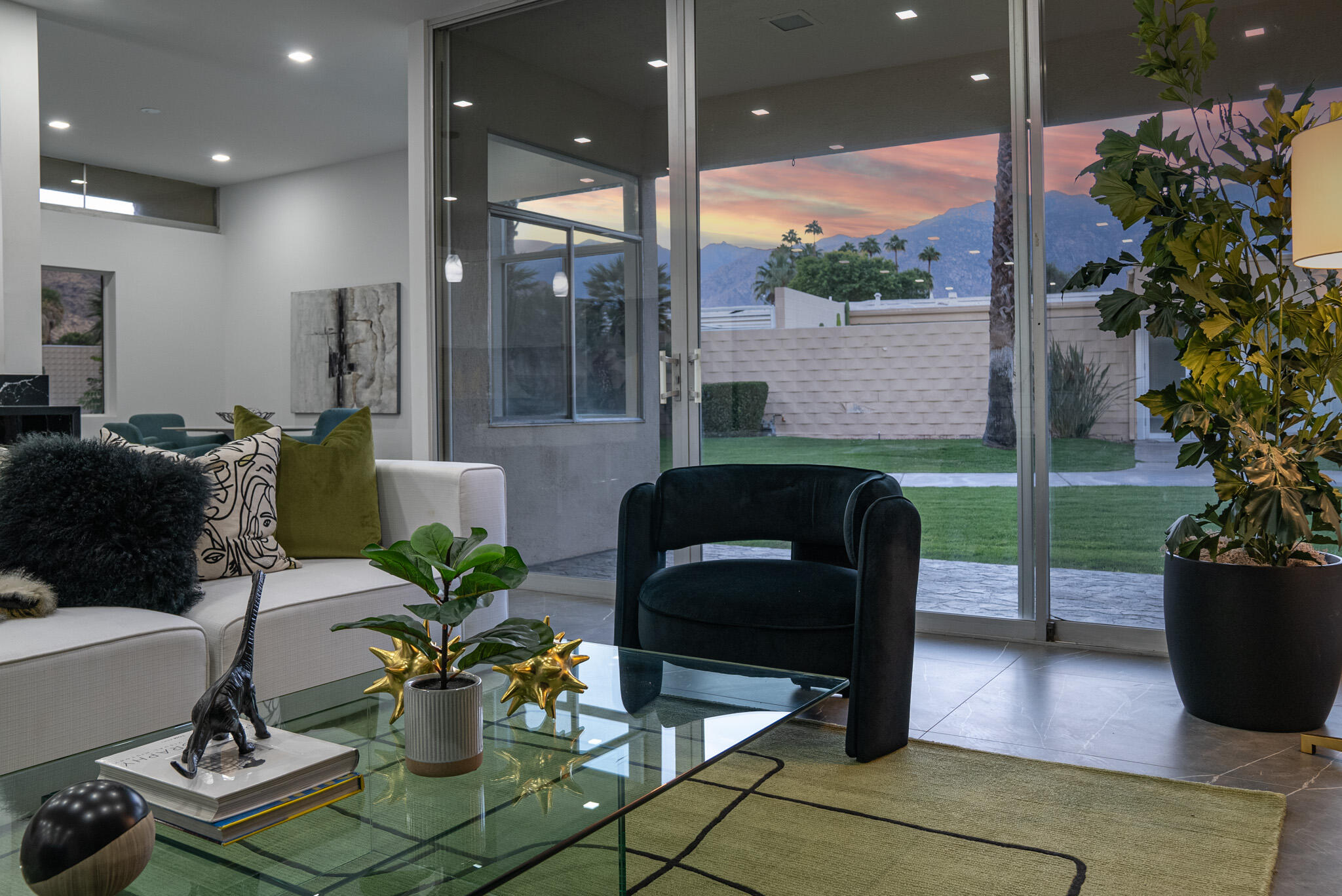 314 Desert Lakes DR
