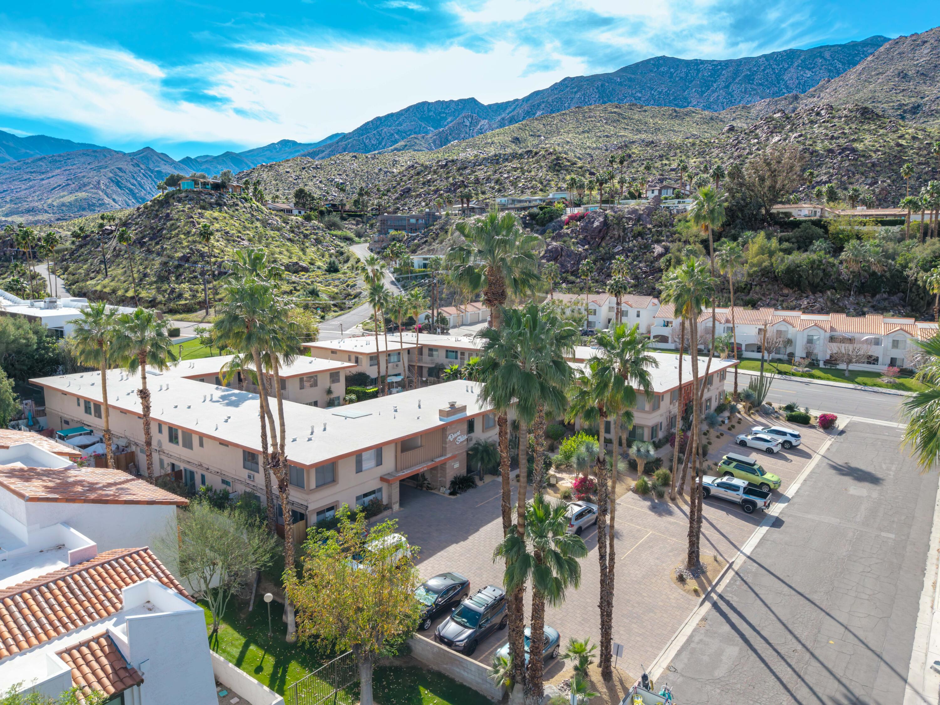 2290 S Palm Canyon DR Unit: 17