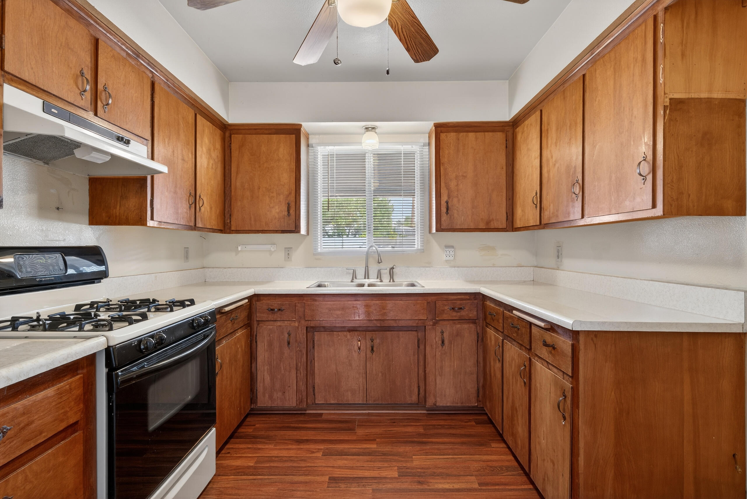 620 S El Cielo RD