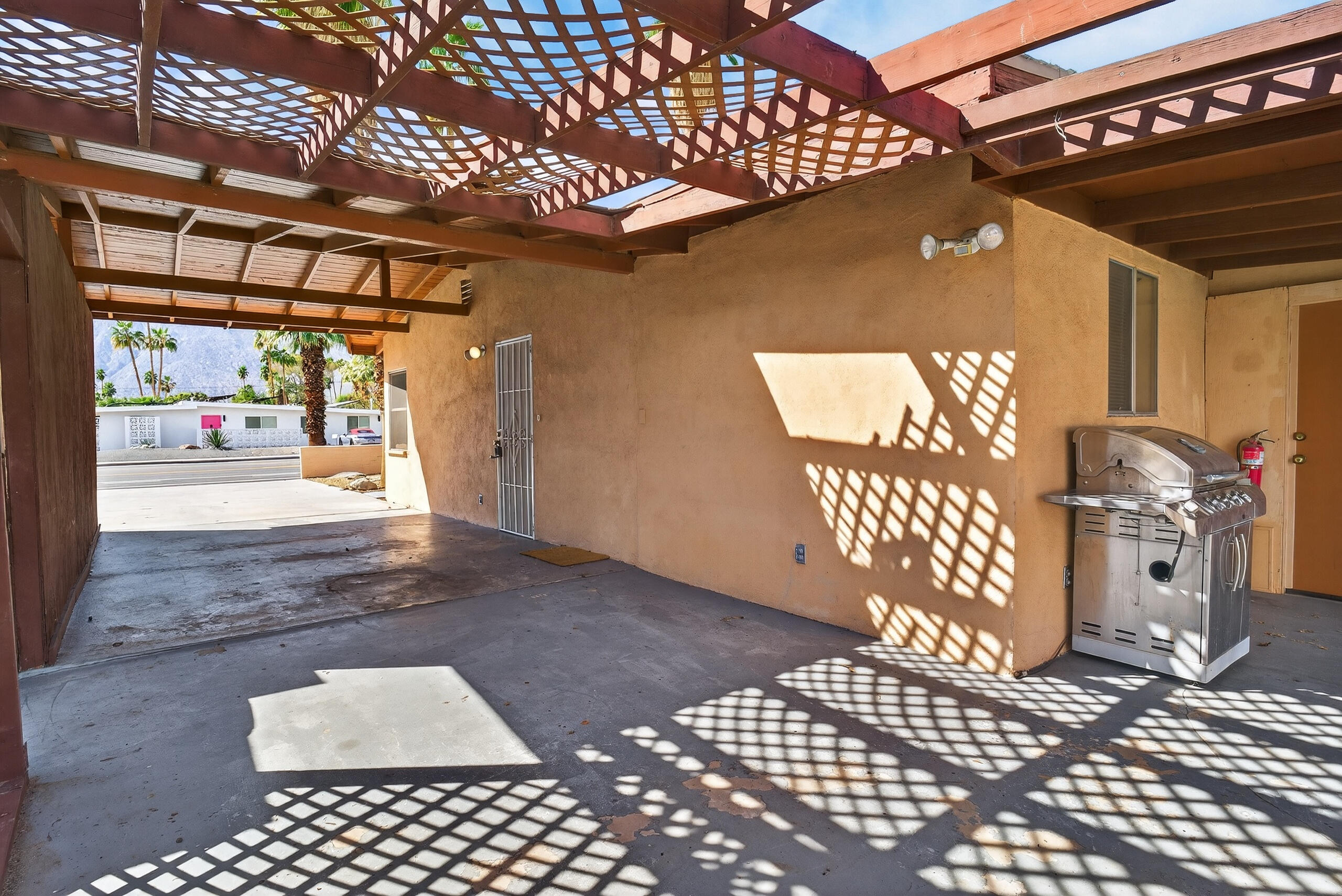 620 S El Cielo RD