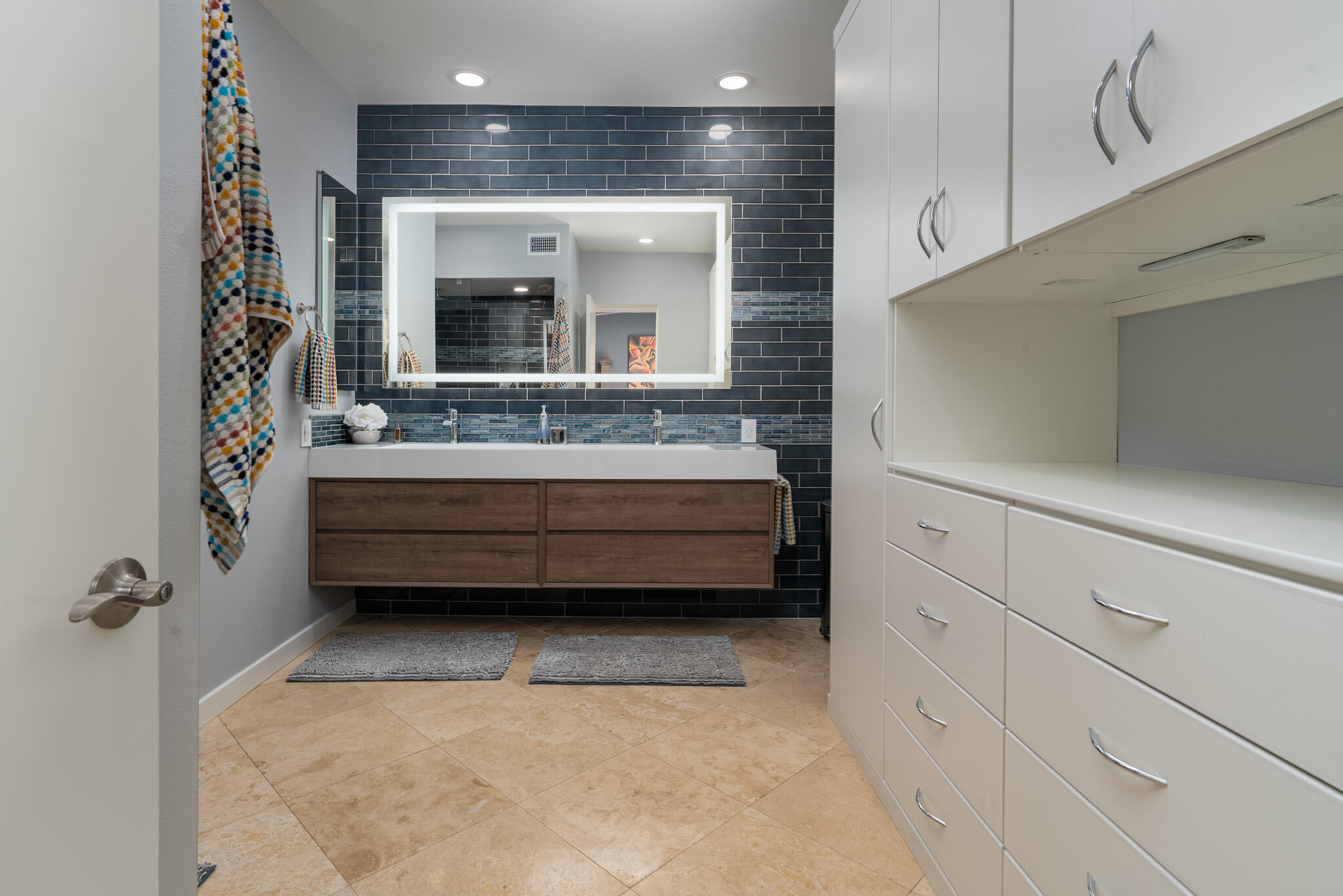 449 Desert Lakes DR