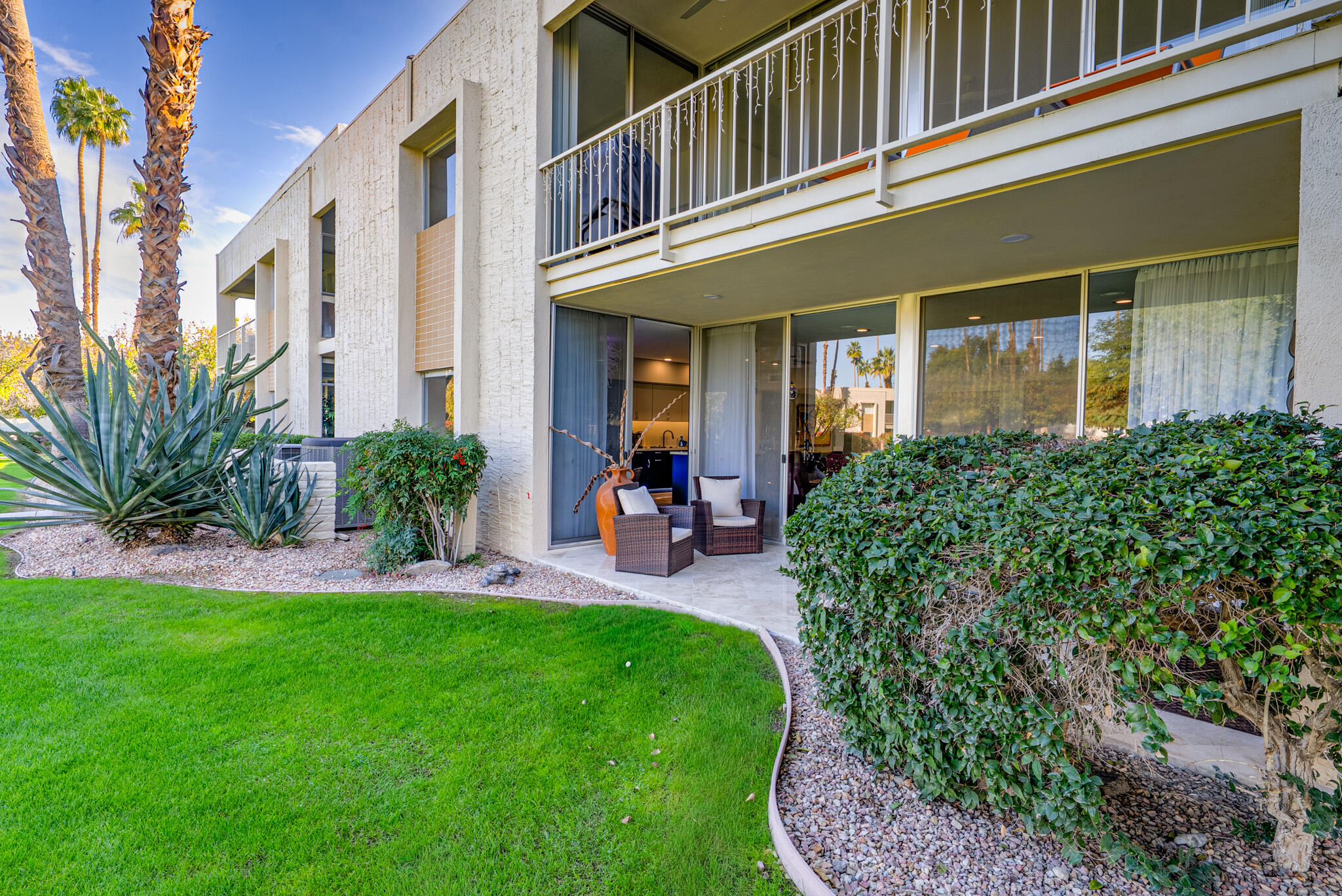 449 Desert Lakes DR