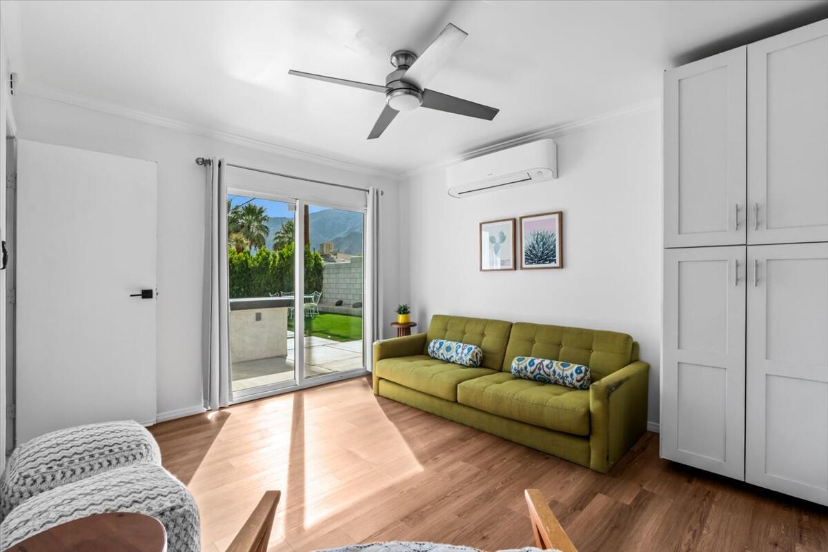 359 W Bon Air DR