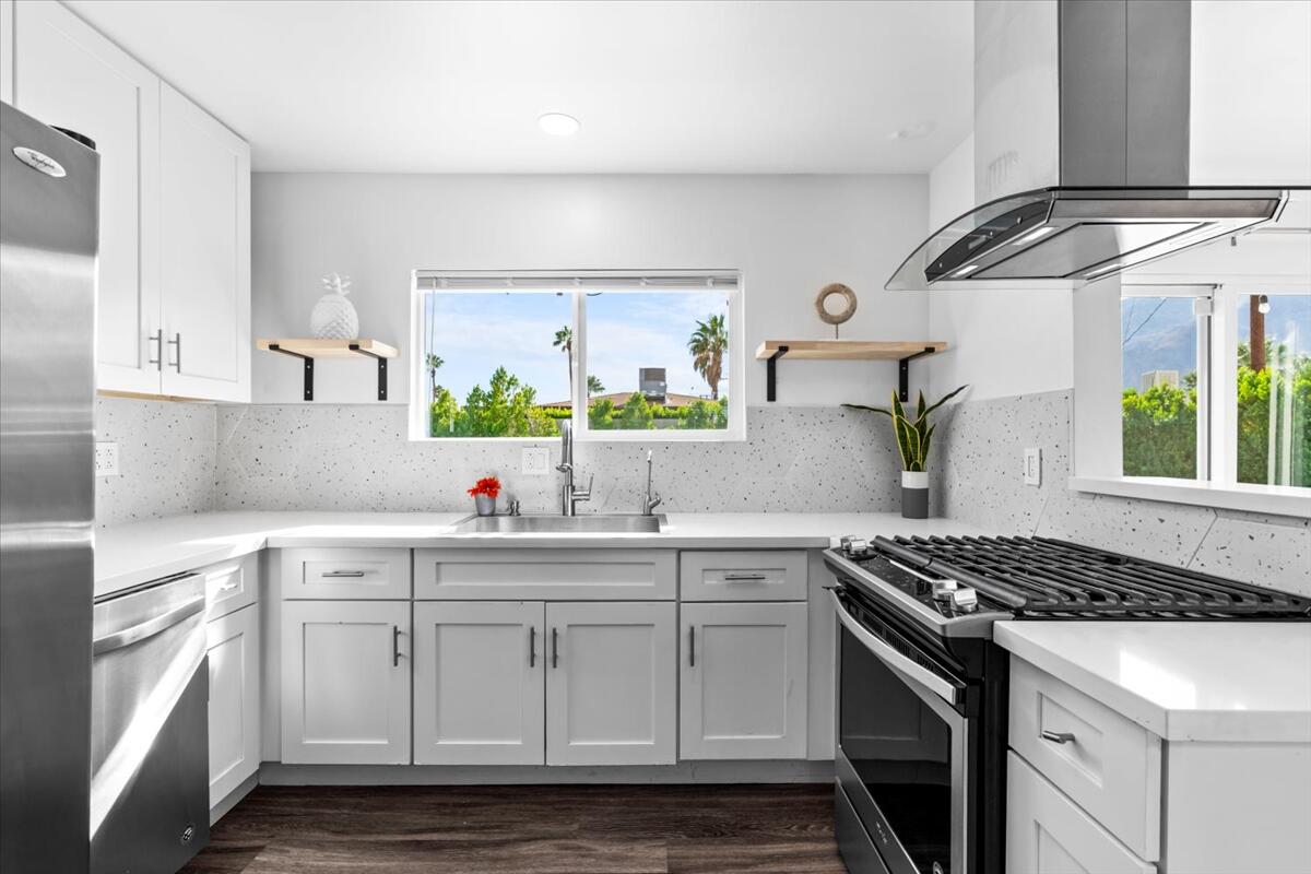 359 W Bon Air DR