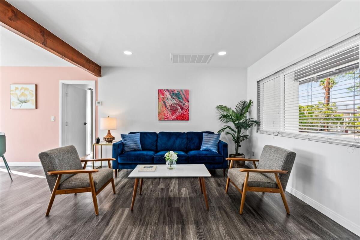 359 W Bon Air DR
