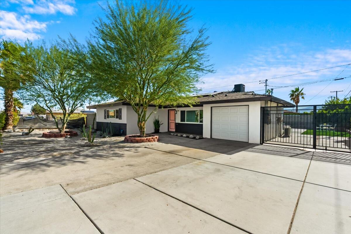 359 W Bon Air DR