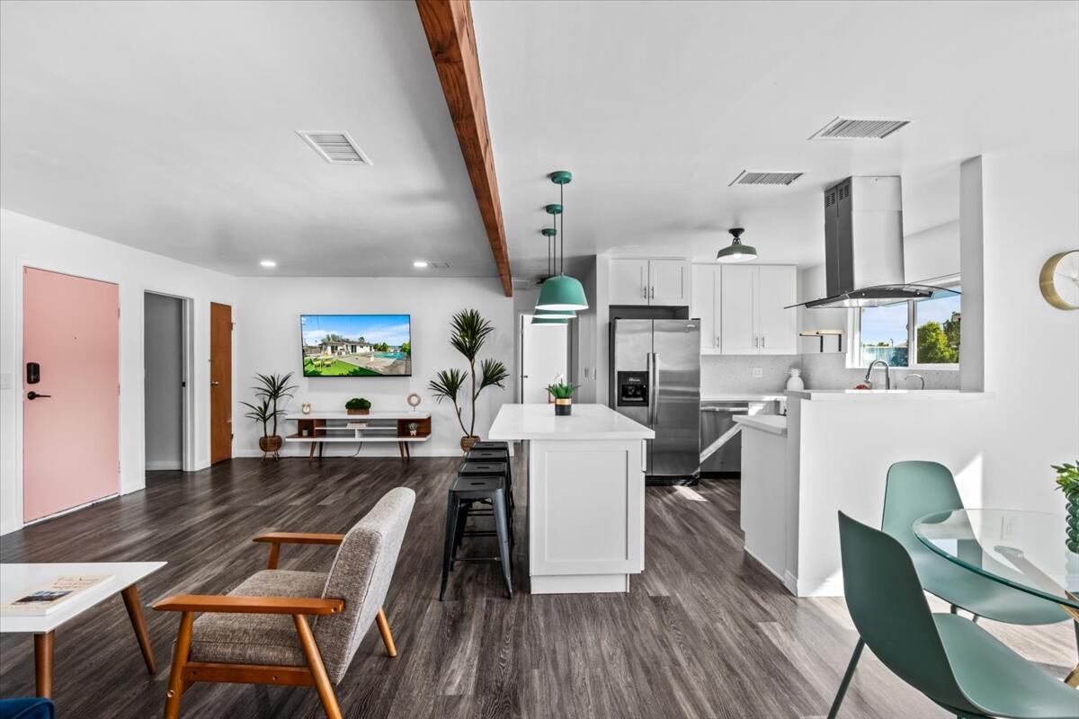 359 W Bon Air DR
