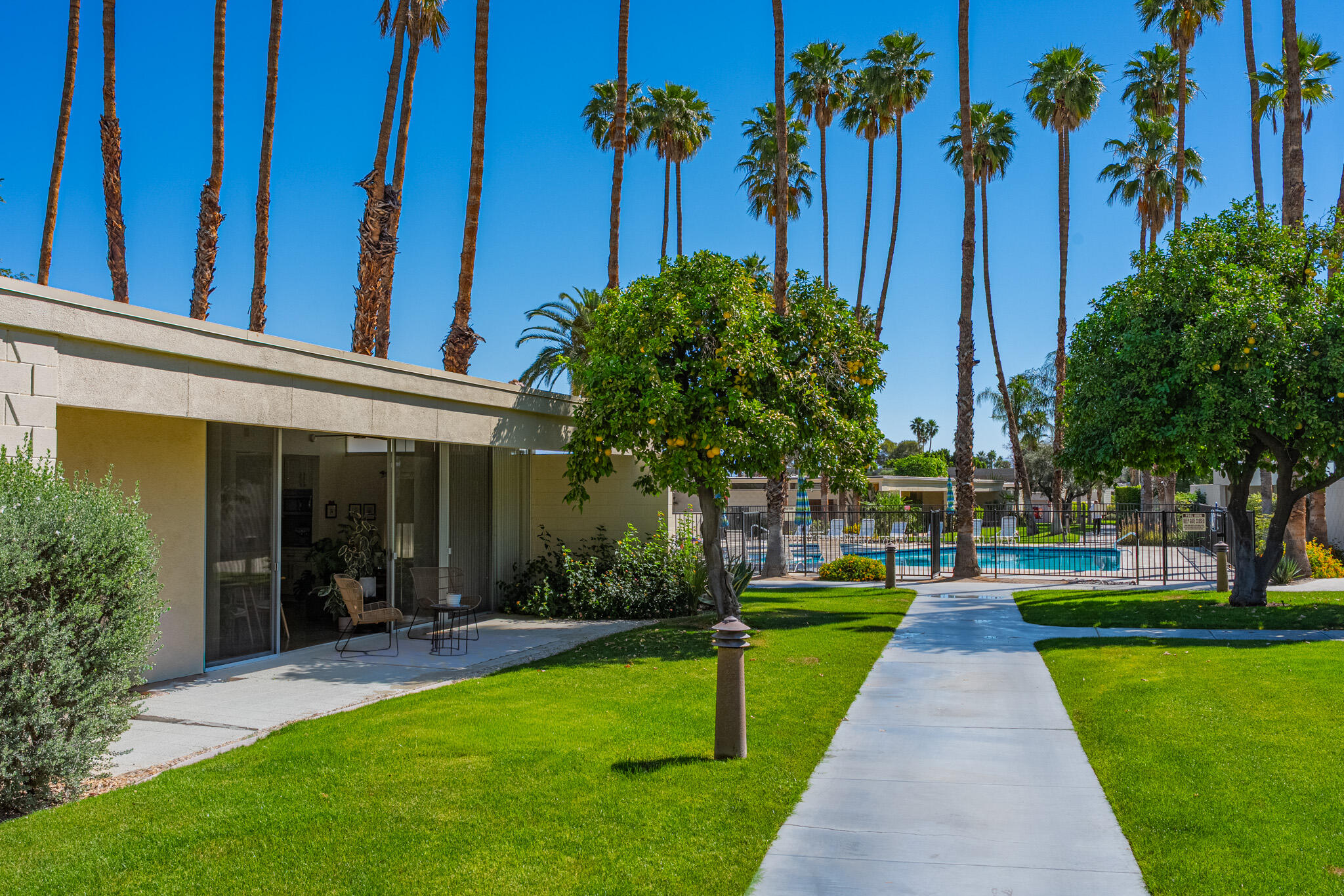 338 Desert Lakes DR