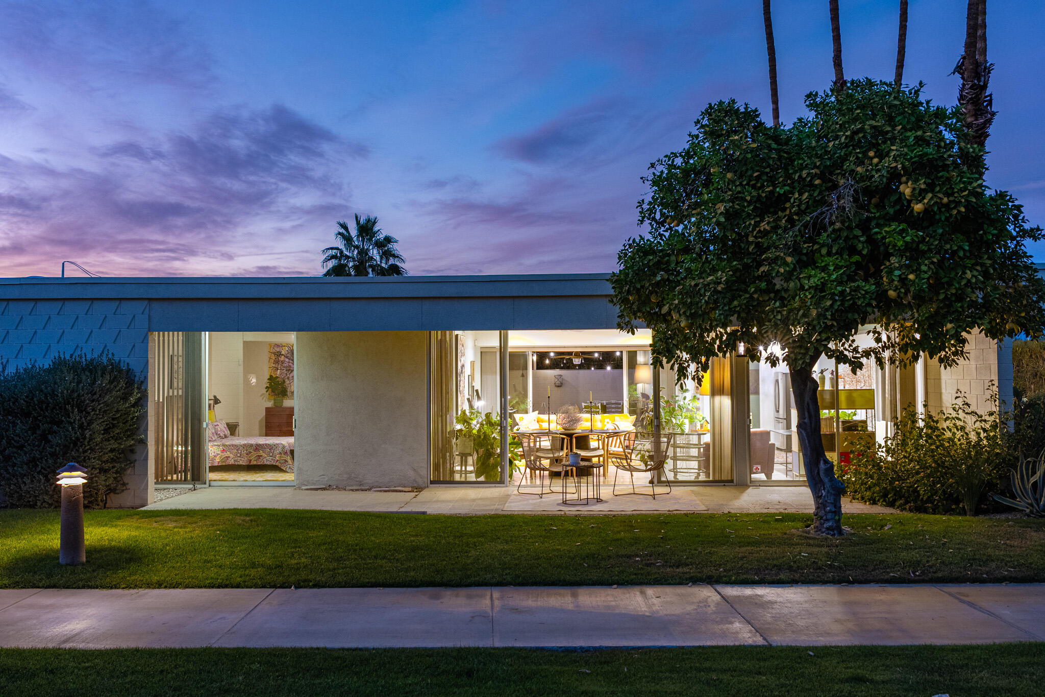 338 Desert Lakes DR