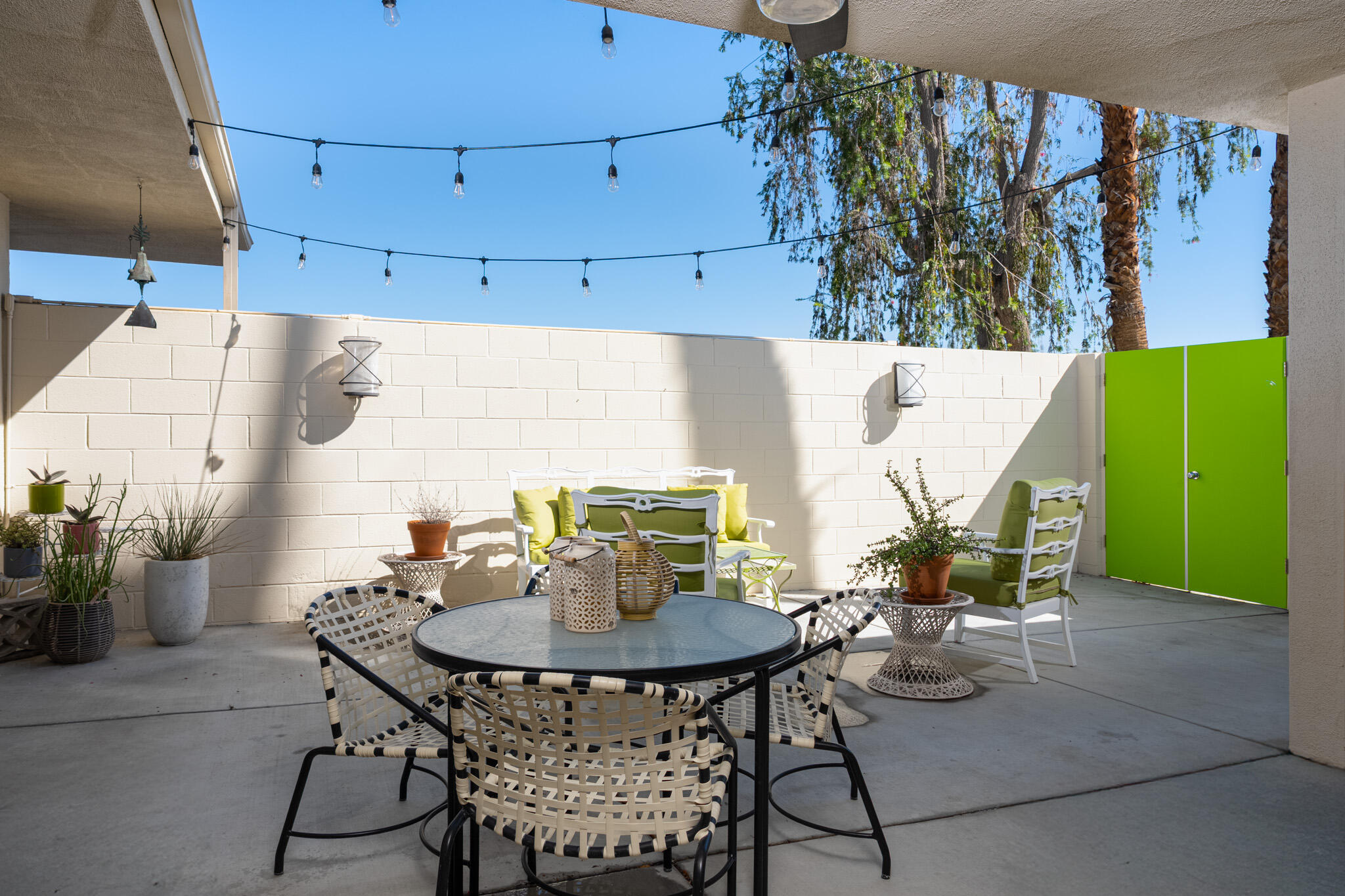 338 Desert Lakes DR