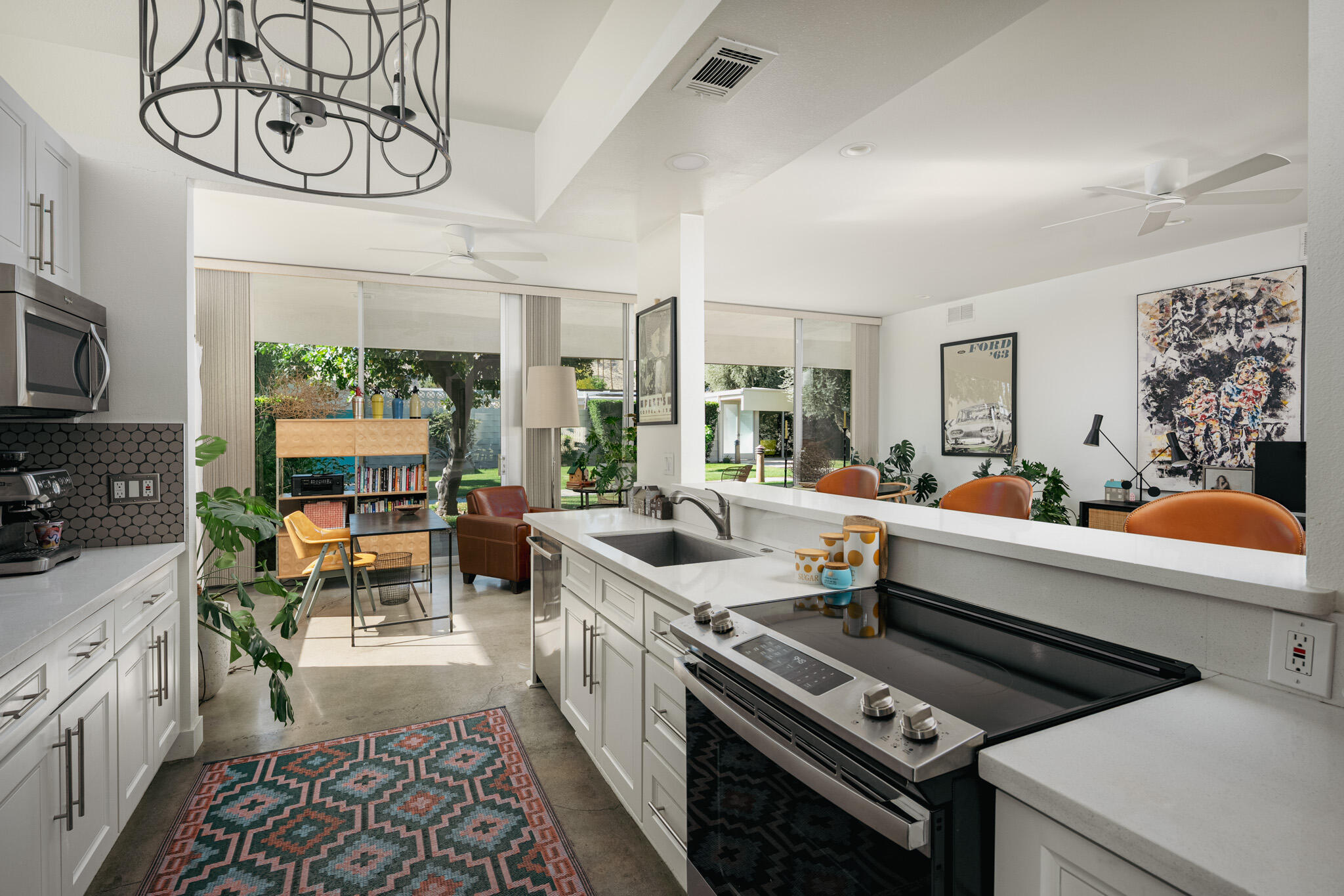 338 Desert Lakes DR