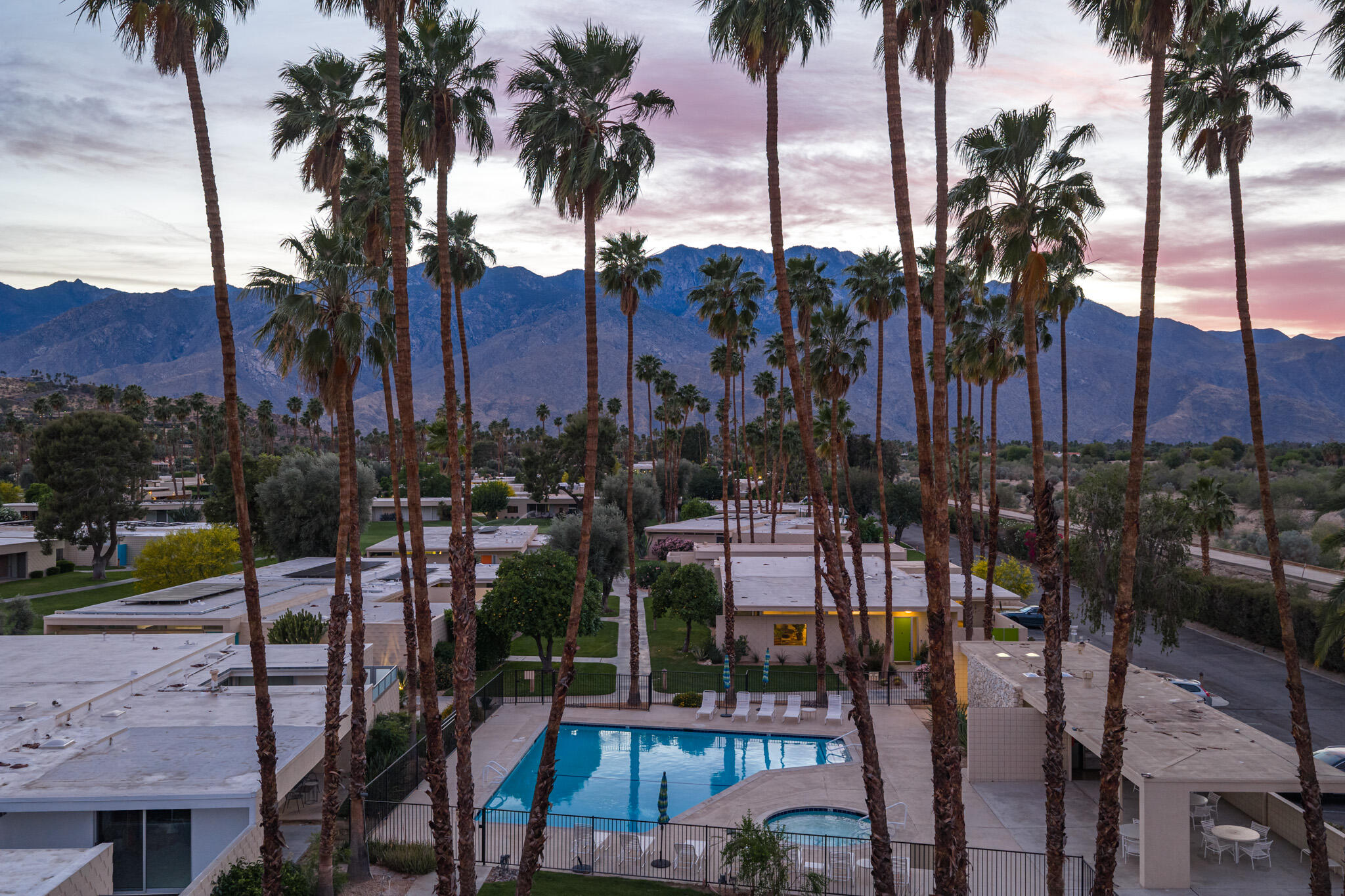 338 Desert Lakes DR