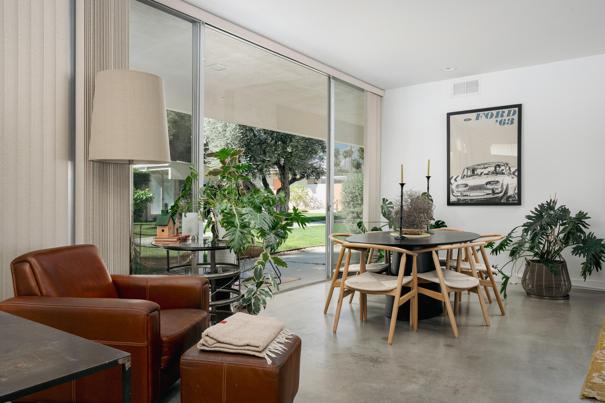 338 Desert Lakes DR
