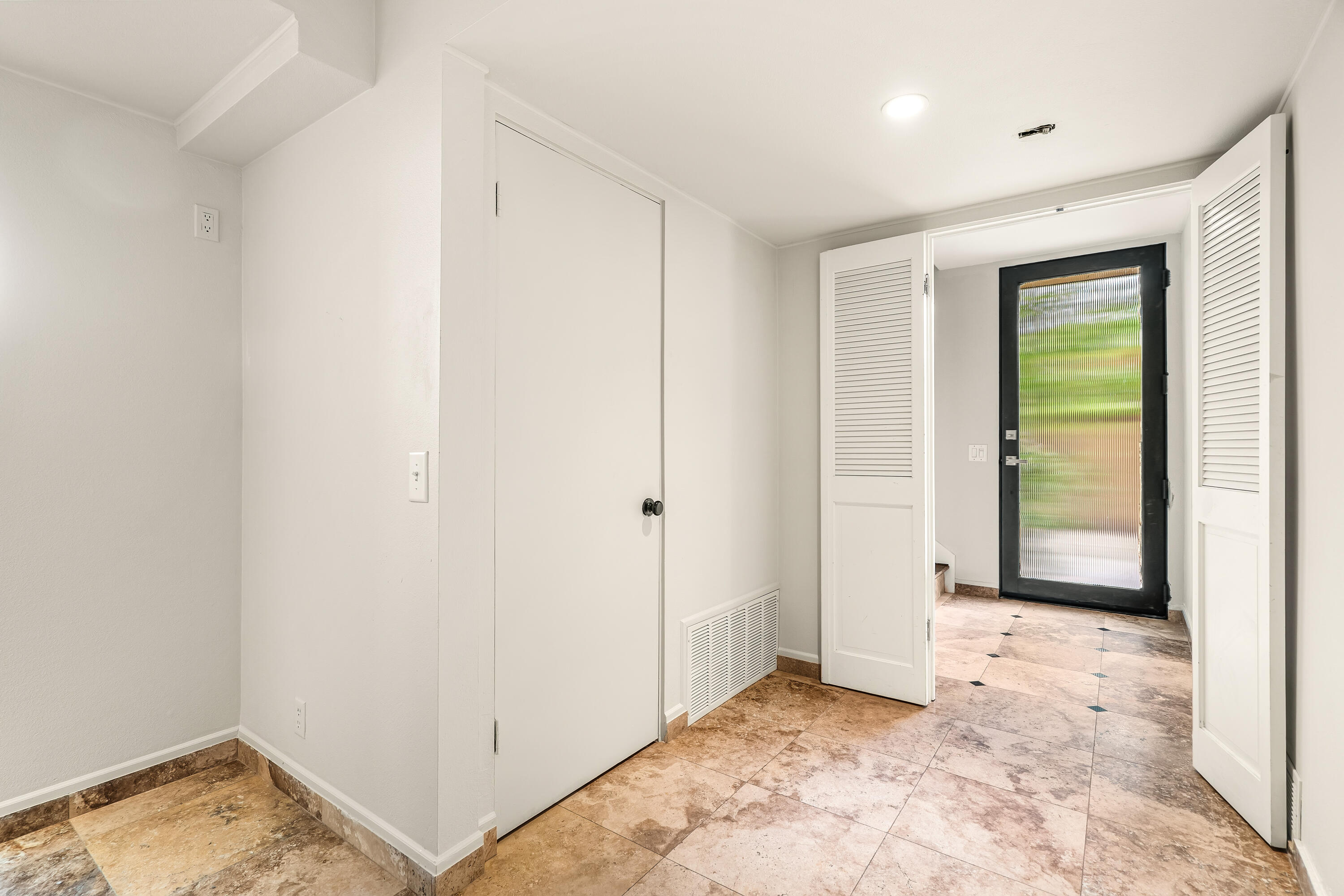 2501 N Indian Canyon DR Unit: 603