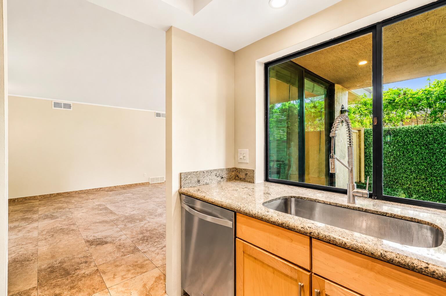 2501 N Indian Canyon DR Unit: 603
