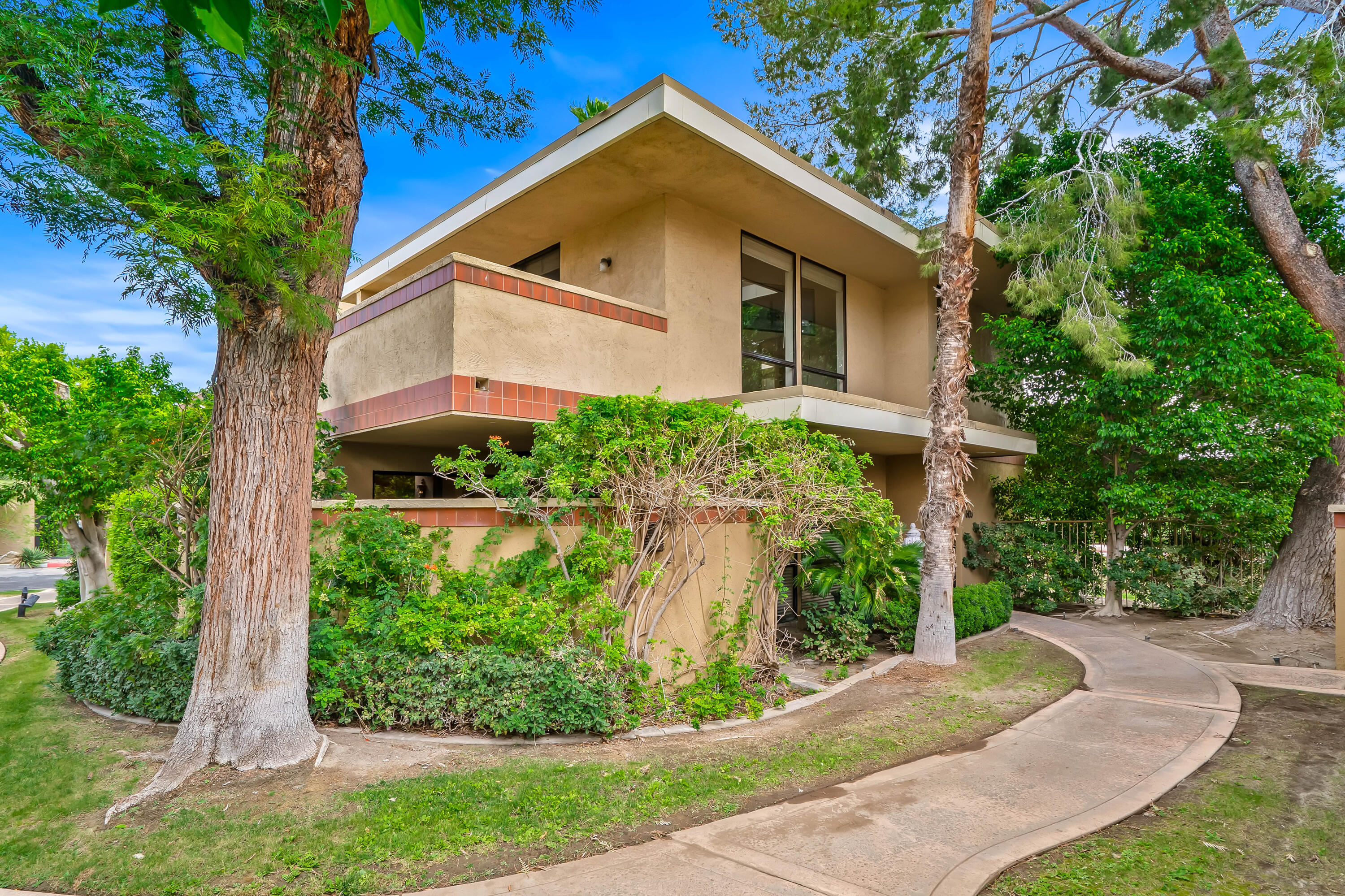 2501 N Indian Canyon DR Unit: 603
