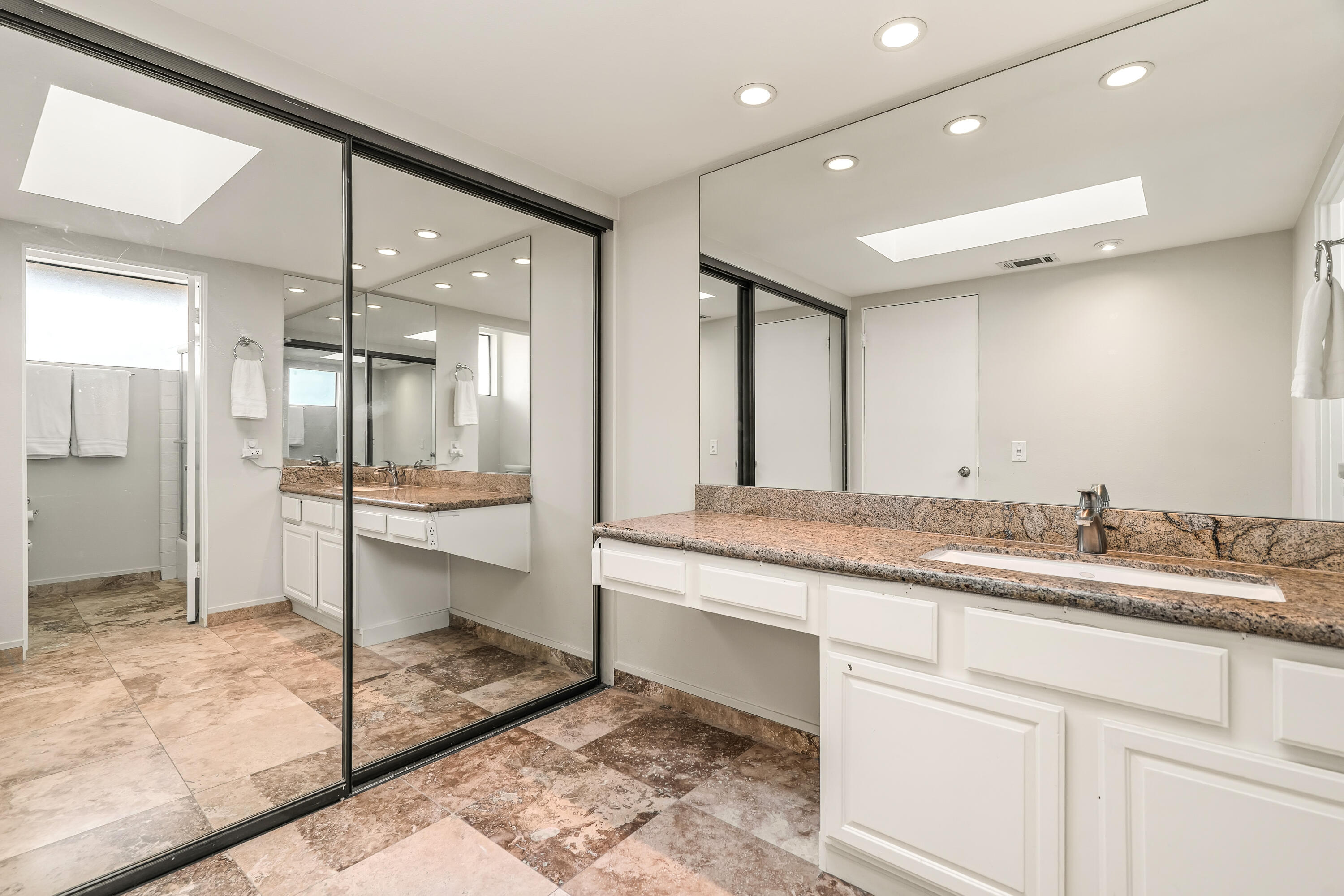 2501 N Indian Canyon DR Unit: 603