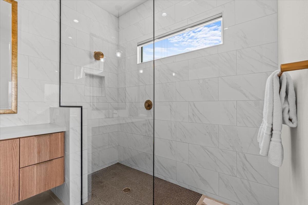 446 Fountain DR