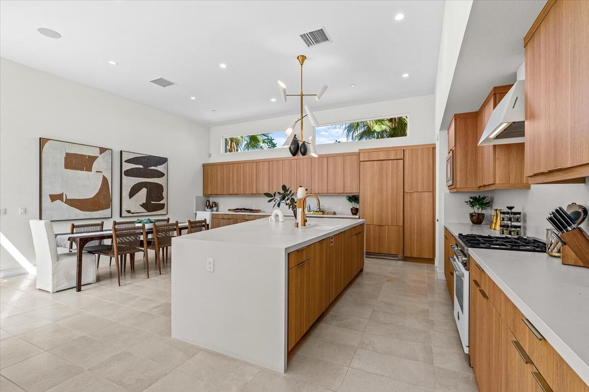 446 Fountain DR