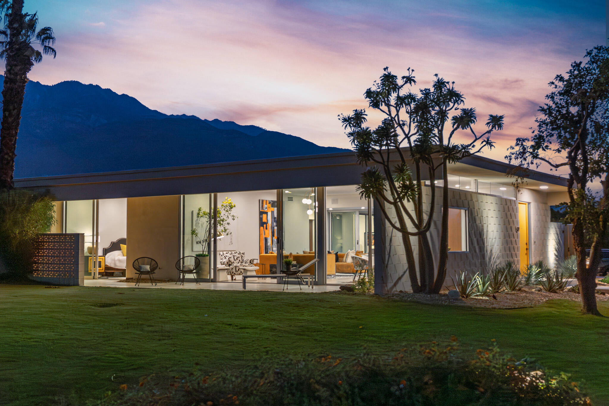 139 Desert Lakes DR