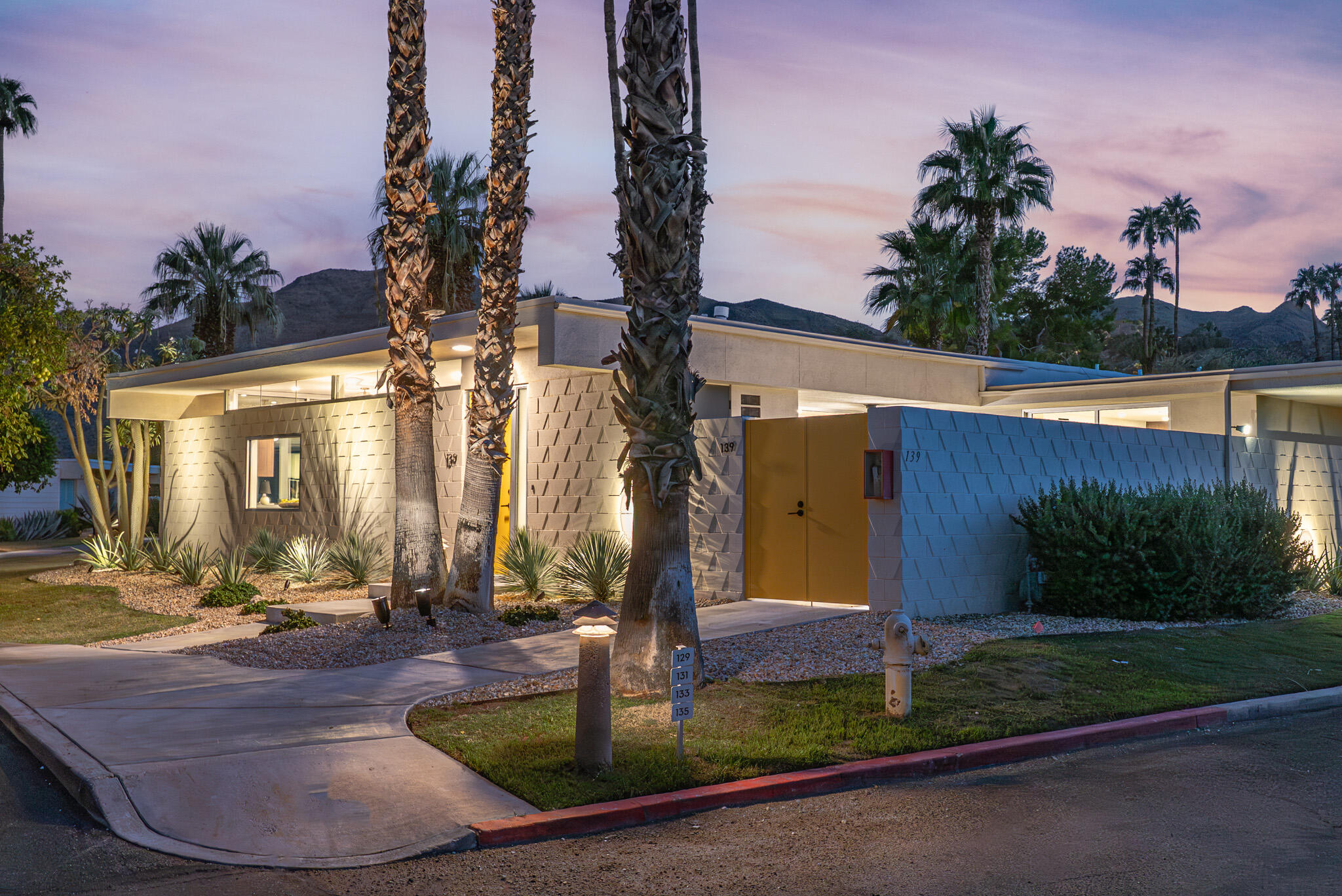 139 Desert Lakes DR