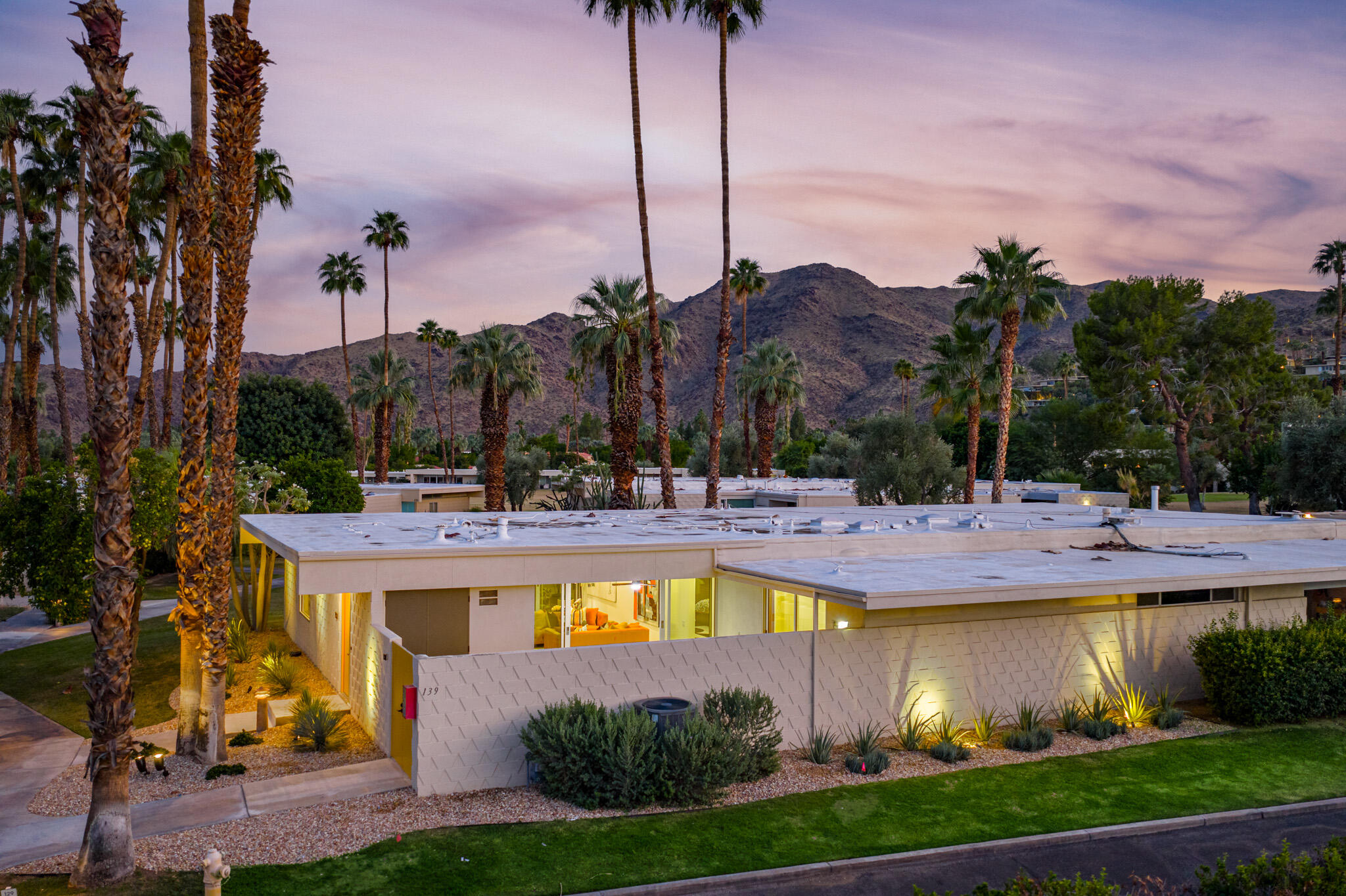 139 Desert Lakes DR