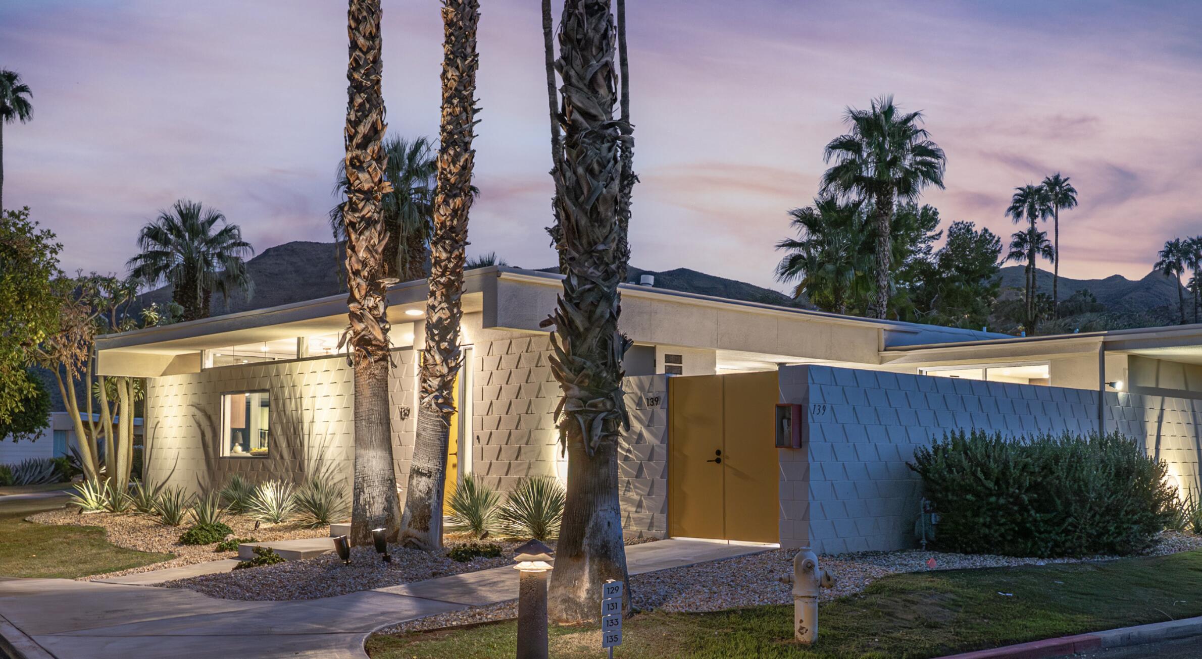 139 Desert Lakes DR