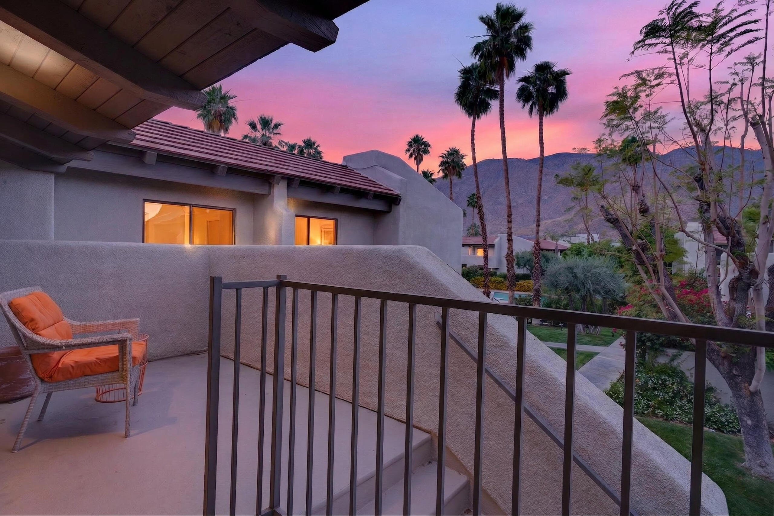 1150 E Amado RD Unit: 8c2