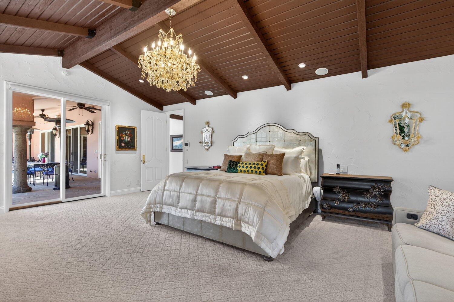 1677 Hillview CV