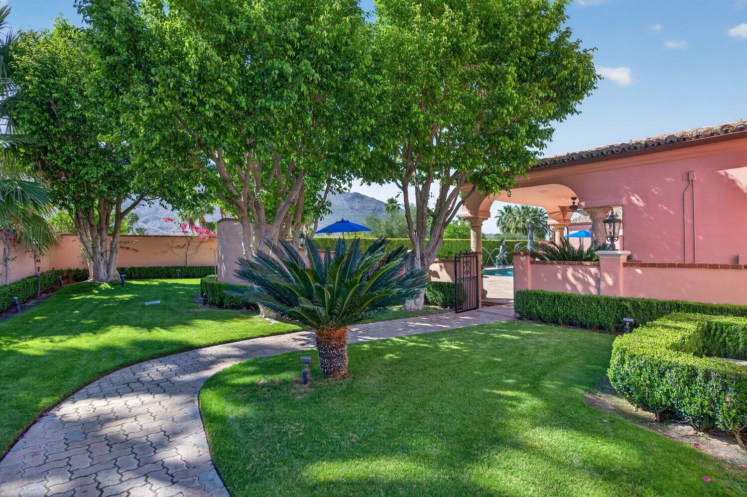 1677 Hillview CV
