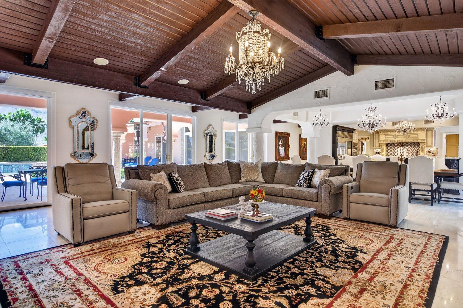 1677 Hillview CV