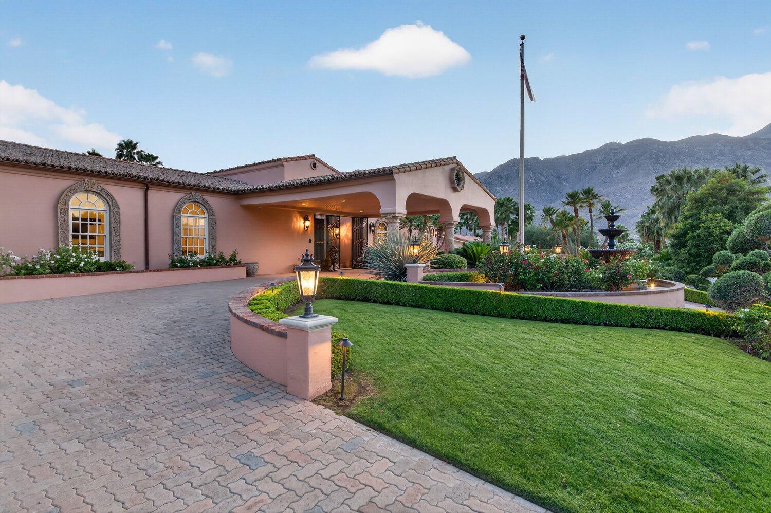 1677 Hillview CV