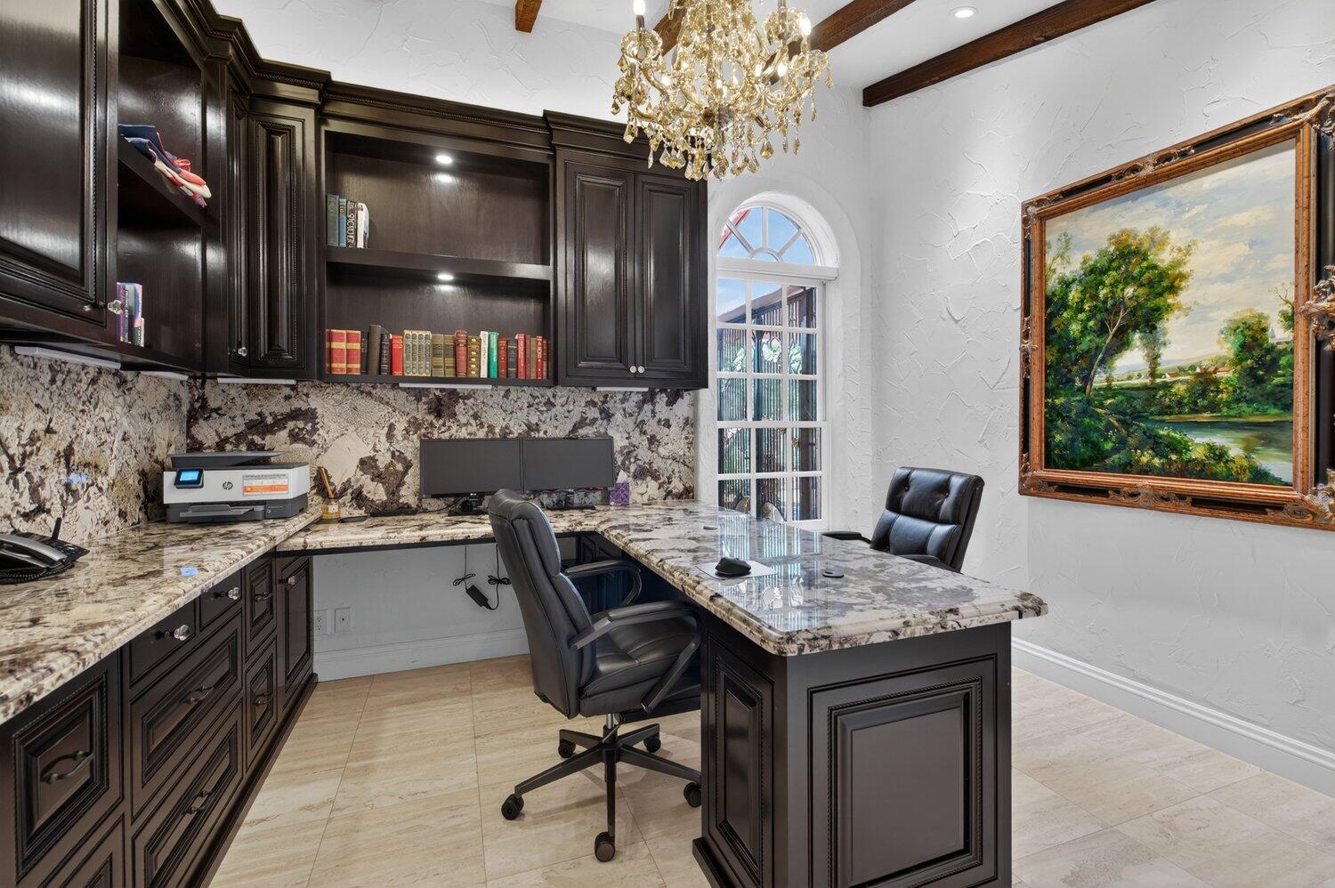 1677 Hillview CV