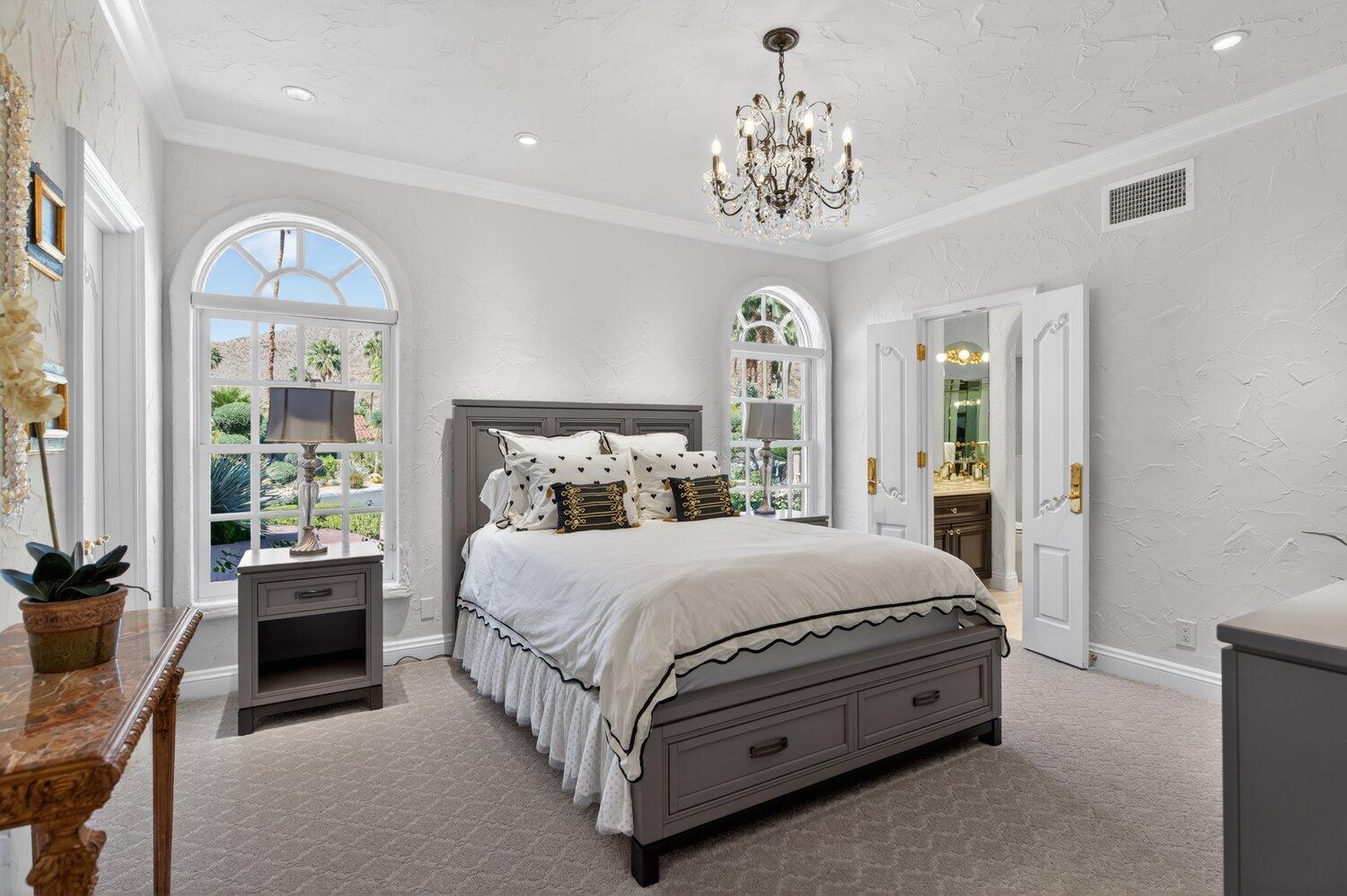 1677 Hillview CV