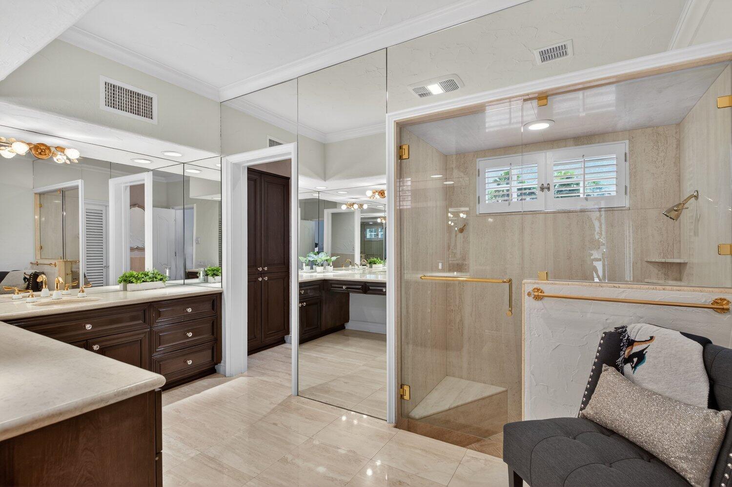1677 Hillview CV