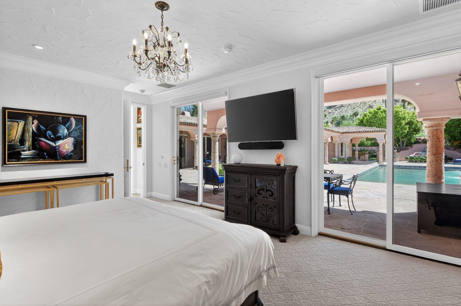 1677 Hillview CV