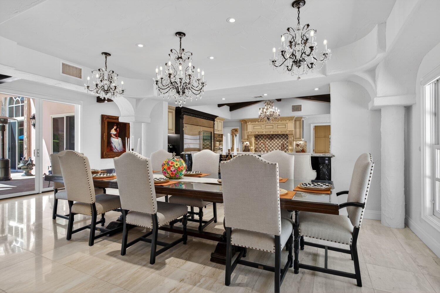 1677 Hillview CV