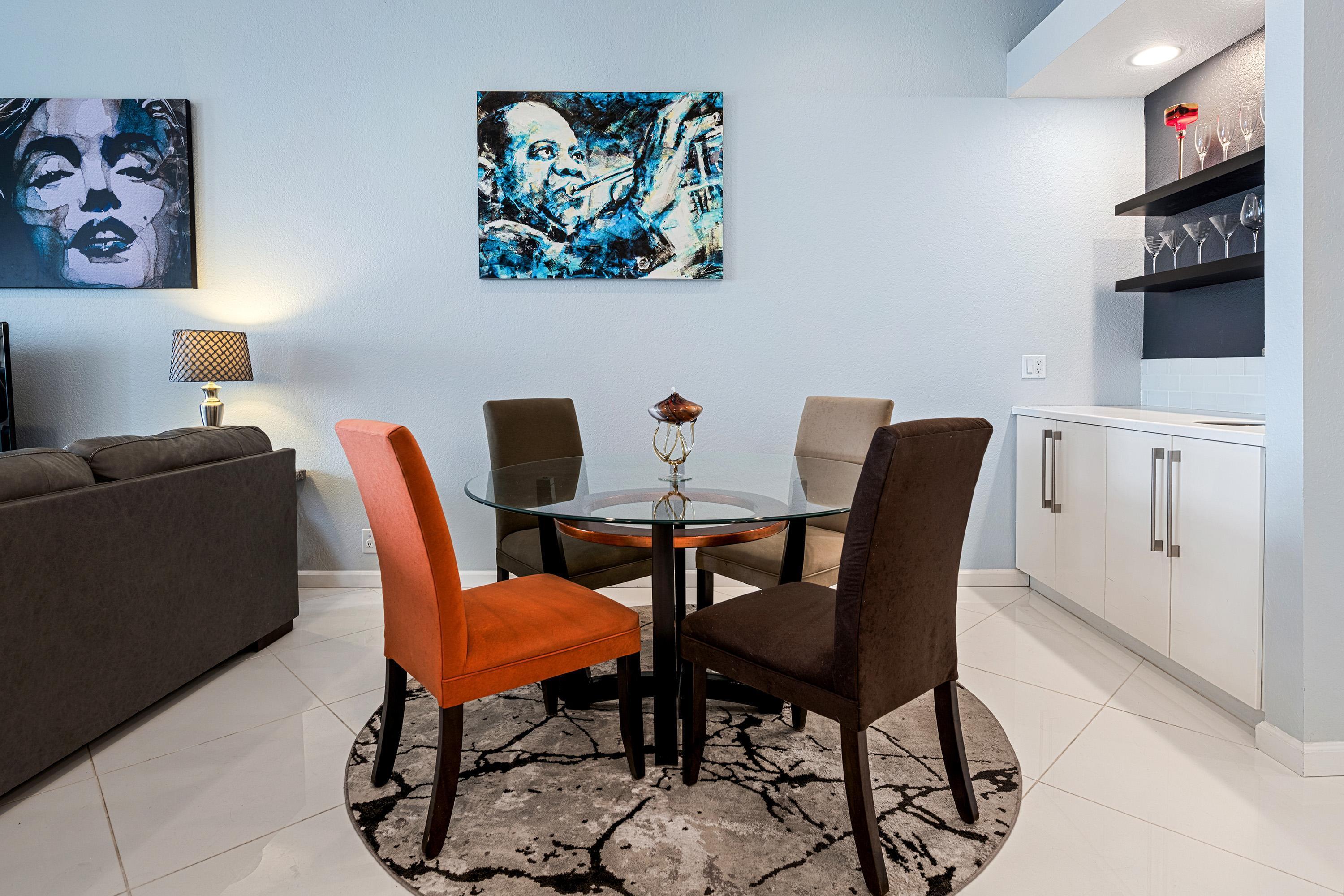 2601 S Broadmoor Unit: 24