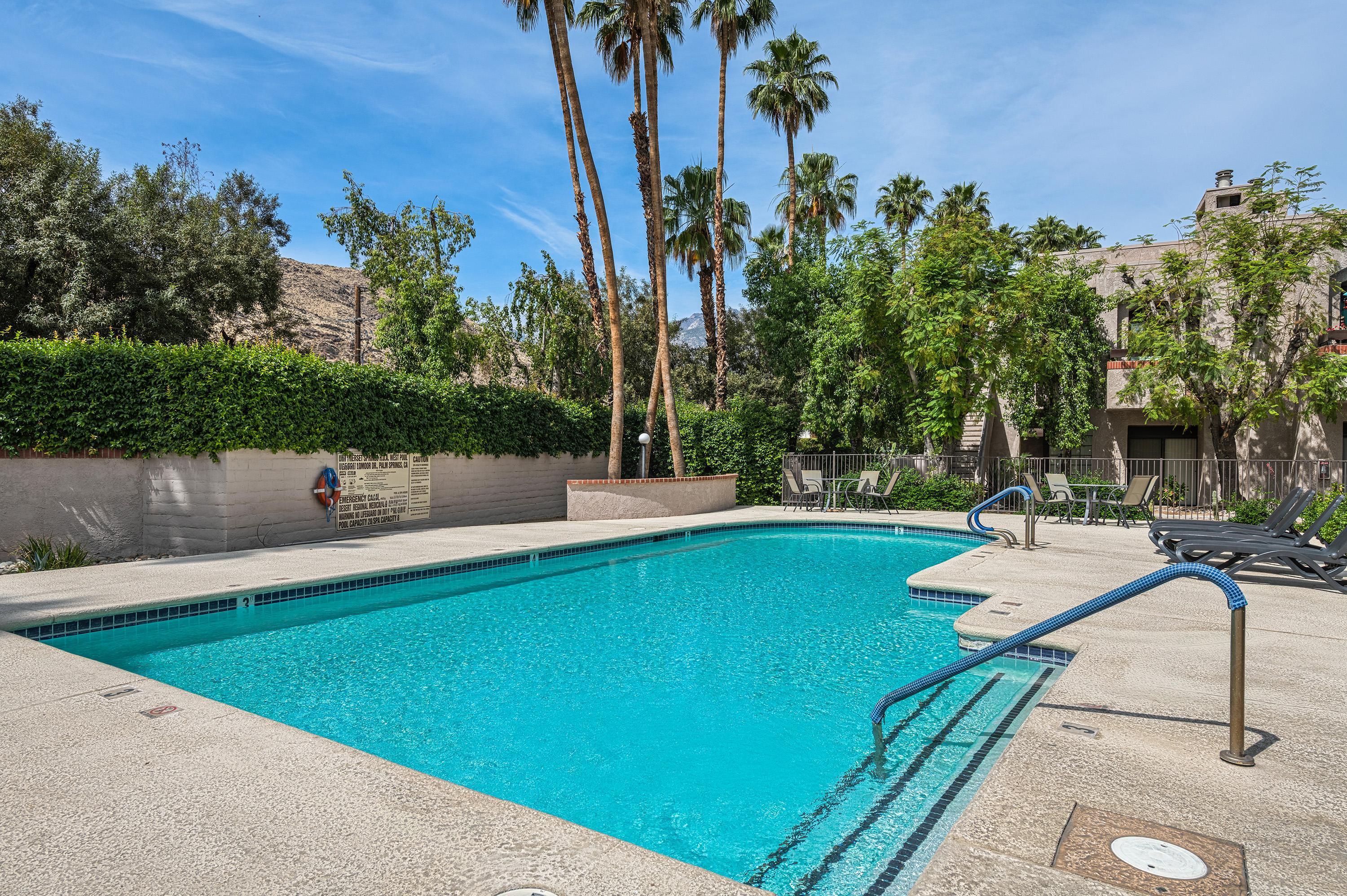 2601 S Broadmoor Unit: 24